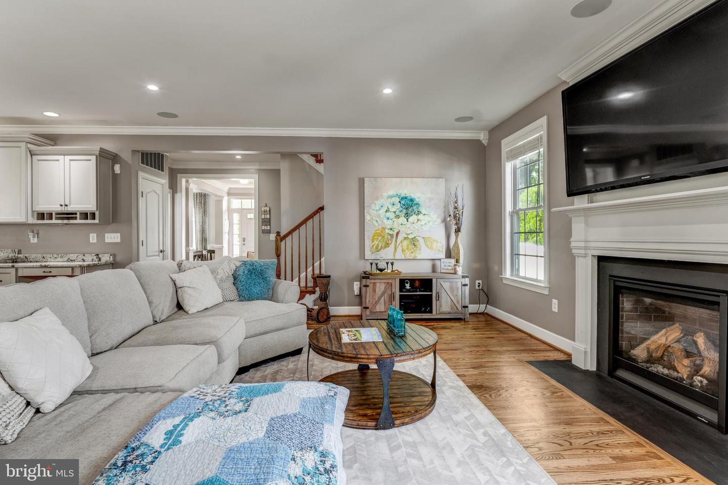 6034 FRANCONIA RD, ALEXANDRIA, Virginia 22310, 5 Bedrooms Bedrooms, ,3 BathroomsBathrooms,Residential,For sale,6034 FRANCONIA RD,VAFX2240768 MLS # VAFX2240768