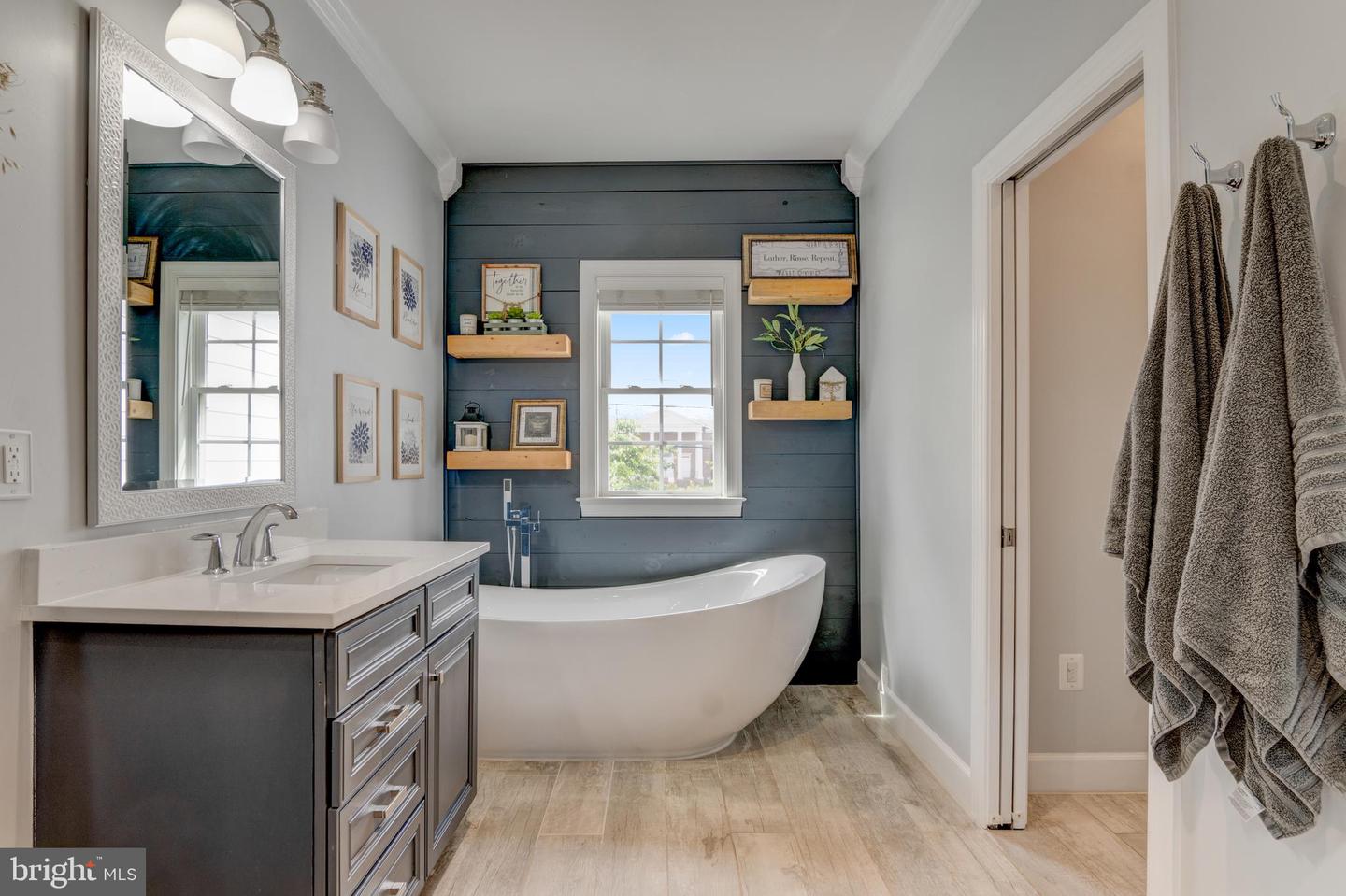 6034 FRANCONIA RD, ALEXANDRIA, Virginia 22310, 5 Bedrooms Bedrooms, ,3 BathroomsBathrooms,Residential,For sale,6034 FRANCONIA RD,VAFX2240768 MLS # VAFX2240768