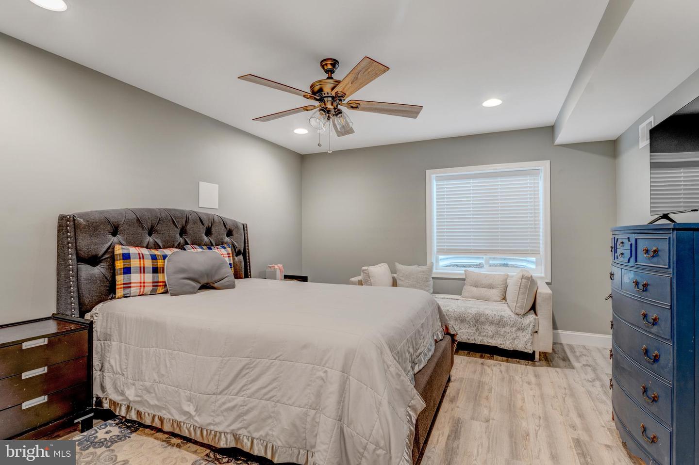 6034 FRANCONIA RD, ALEXANDRIA, Virginia 22310, 5 Bedrooms Bedrooms, ,3 BathroomsBathrooms,Residential,For sale,6034 FRANCONIA RD,VAFX2240768 MLS # VAFX2240768
