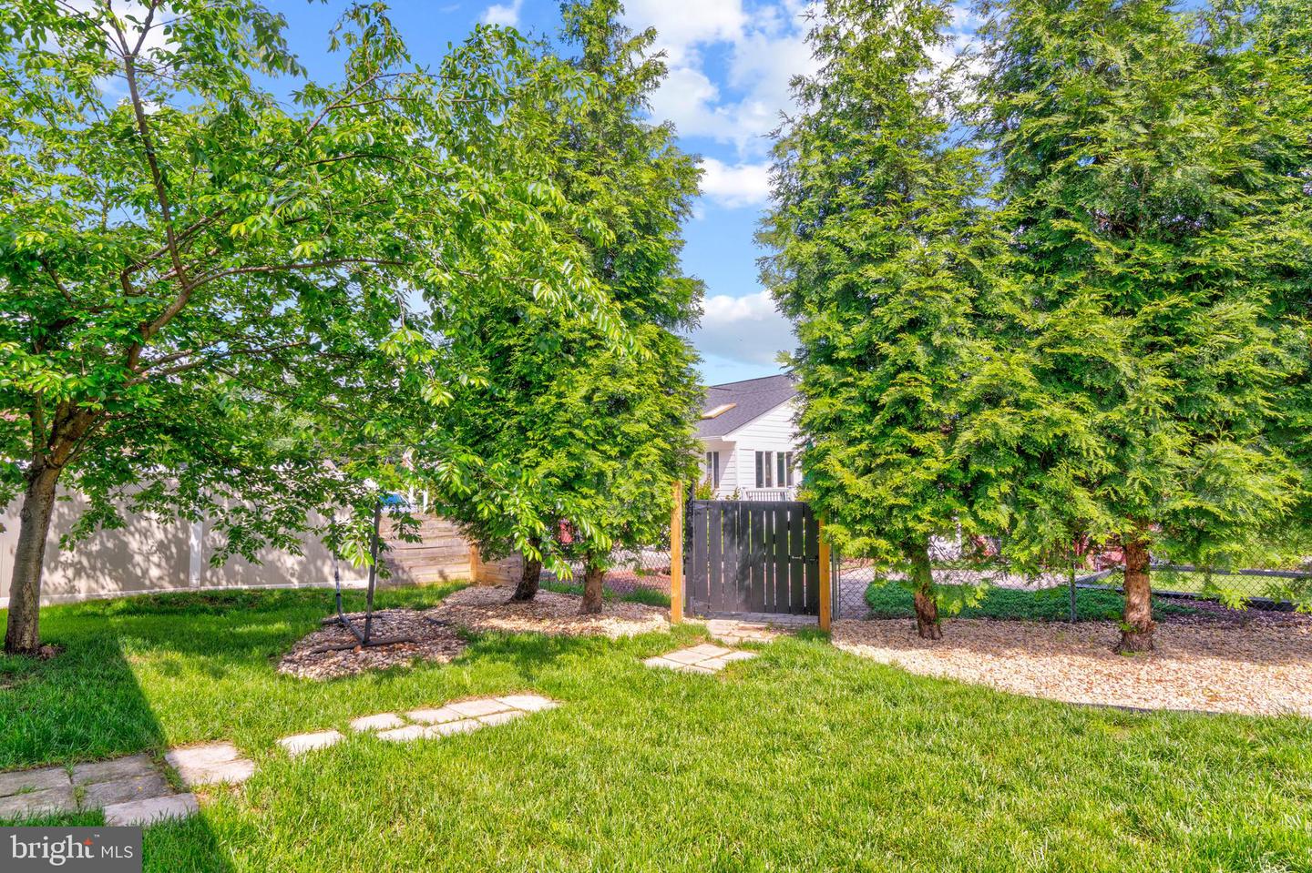 6034 FRANCONIA RD, ALEXANDRIA, Virginia 22310, 5 Bedrooms Bedrooms, ,3 BathroomsBathrooms,Residential,For sale,6034 FRANCONIA RD,VAFX2240768 MLS # VAFX2240768