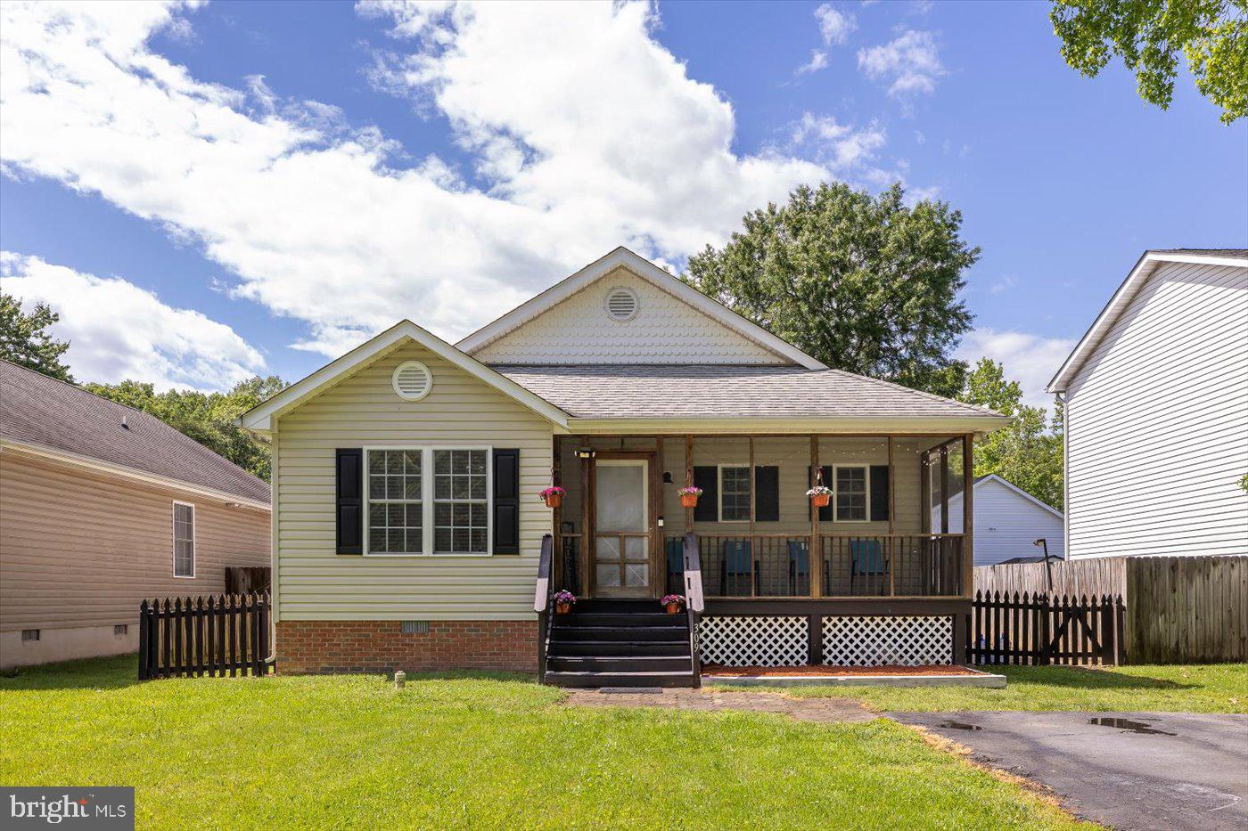 309 6TH ST, COLONIAL BEACH, Virginia 22443, 3 Bedrooms Bedrooms, ,2 BathroomsBathrooms,Residential,For sale,309 6TH ST,VAWE2008876 MLS # VAWE2008876