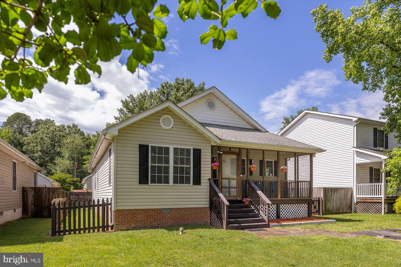 309 6TH ST, COLONIAL BEACH, Virginia 22443, 3 Bedrooms Bedrooms, ,2 BathroomsBathrooms,Residential,For sale,309 6TH ST,VAWE2008876 MLS # VAWE2008876