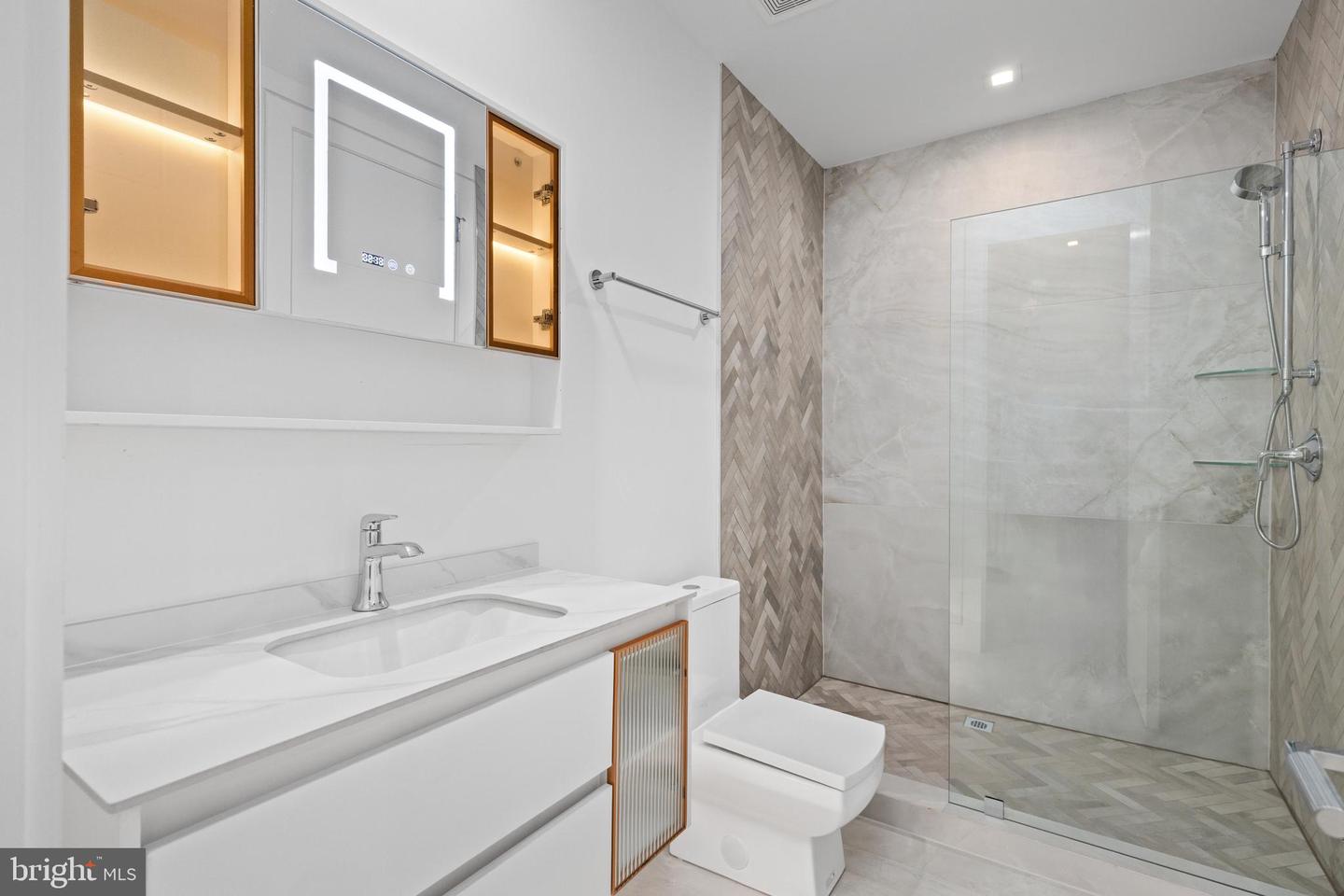 3554 MILITARY RD, ARLINGTON, Virginia 22207, 6 Bedrooms Bedrooms, ,7 BathroomsBathrooms,Residential,For sale,3554 MILITARY RD,VAAR2057328 MLS # VAAR2057328