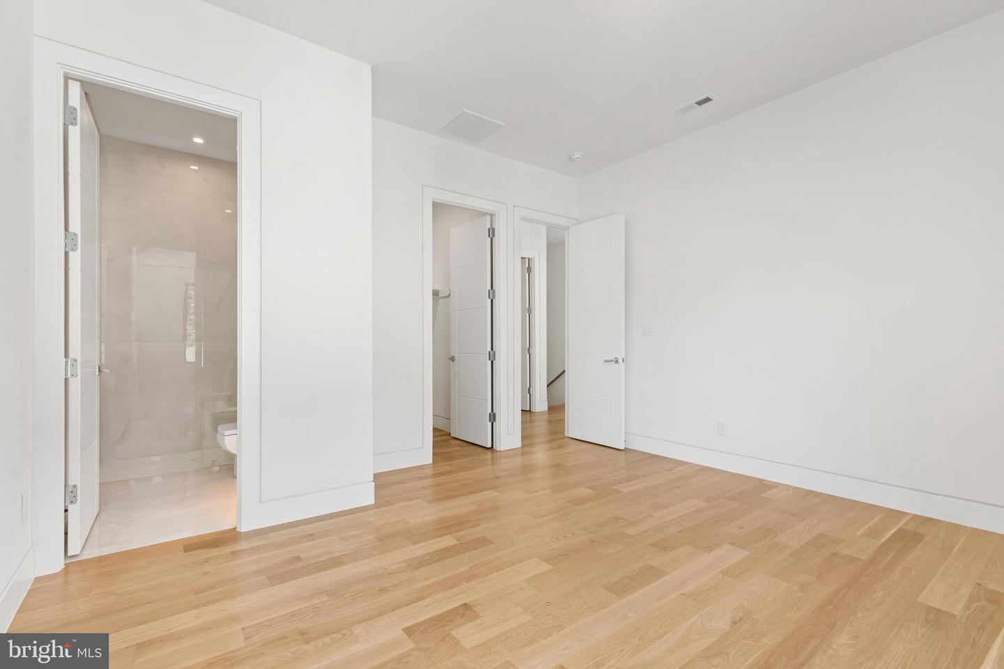 3554 MILITARY RD, ARLINGTON, Virginia 22207, 6 Bedrooms Bedrooms, ,7 BathroomsBathrooms,Residential,For sale,3554 MILITARY RD,VAAR2057328 MLS # VAAR2057328