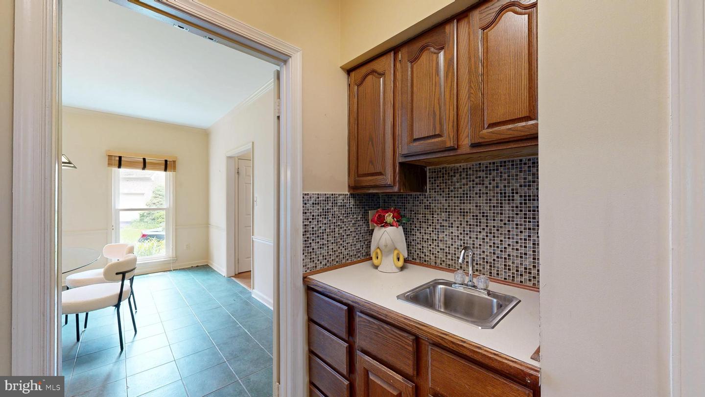 13019 BANKFOOT CT, HERNDON, Virginia 20171, 4 Bedrooms Bedrooms, ,3 BathroomsBathrooms,Residential,For sale,13019 BANKFOOT CT,VAFX2240202 MLS # VAFX2240202