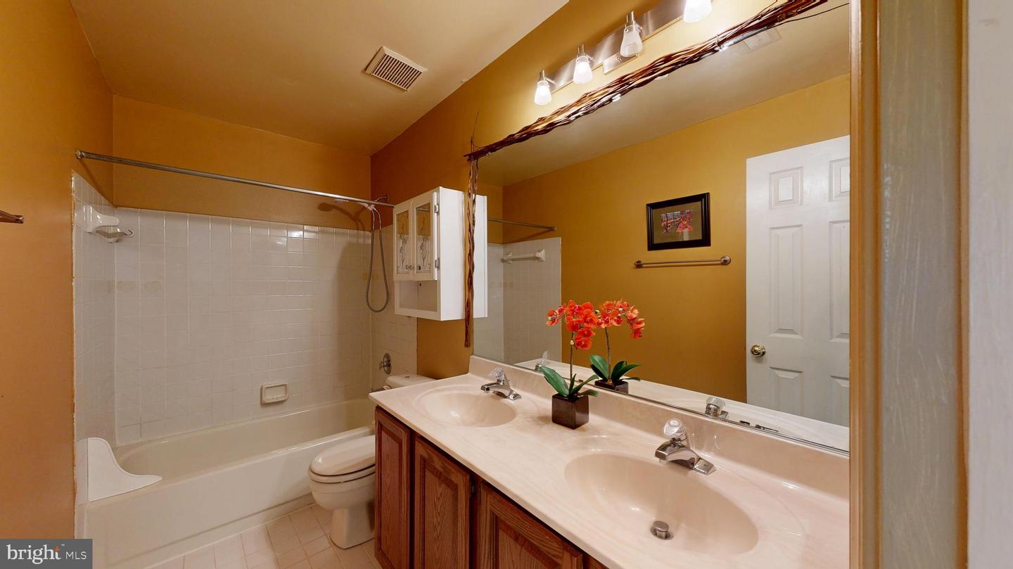 13019 BANKFOOT CT, HERNDON, Virginia 20171, 4 Bedrooms Bedrooms, ,3 BathroomsBathrooms,Residential,For sale,13019 BANKFOOT CT,VAFX2240202 MLS # VAFX2240202