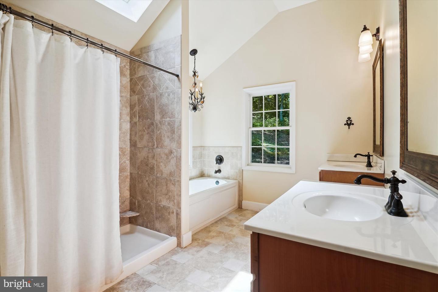 6521 COMMONWEALTH CT, MANASSAS, Virginia 20112, 4 Bedrooms Bedrooms, ,3 BathroomsBathrooms,Residential,For sale,6521 COMMONWEALTH CT,VAPW2094660 MLS # VAPW2094660