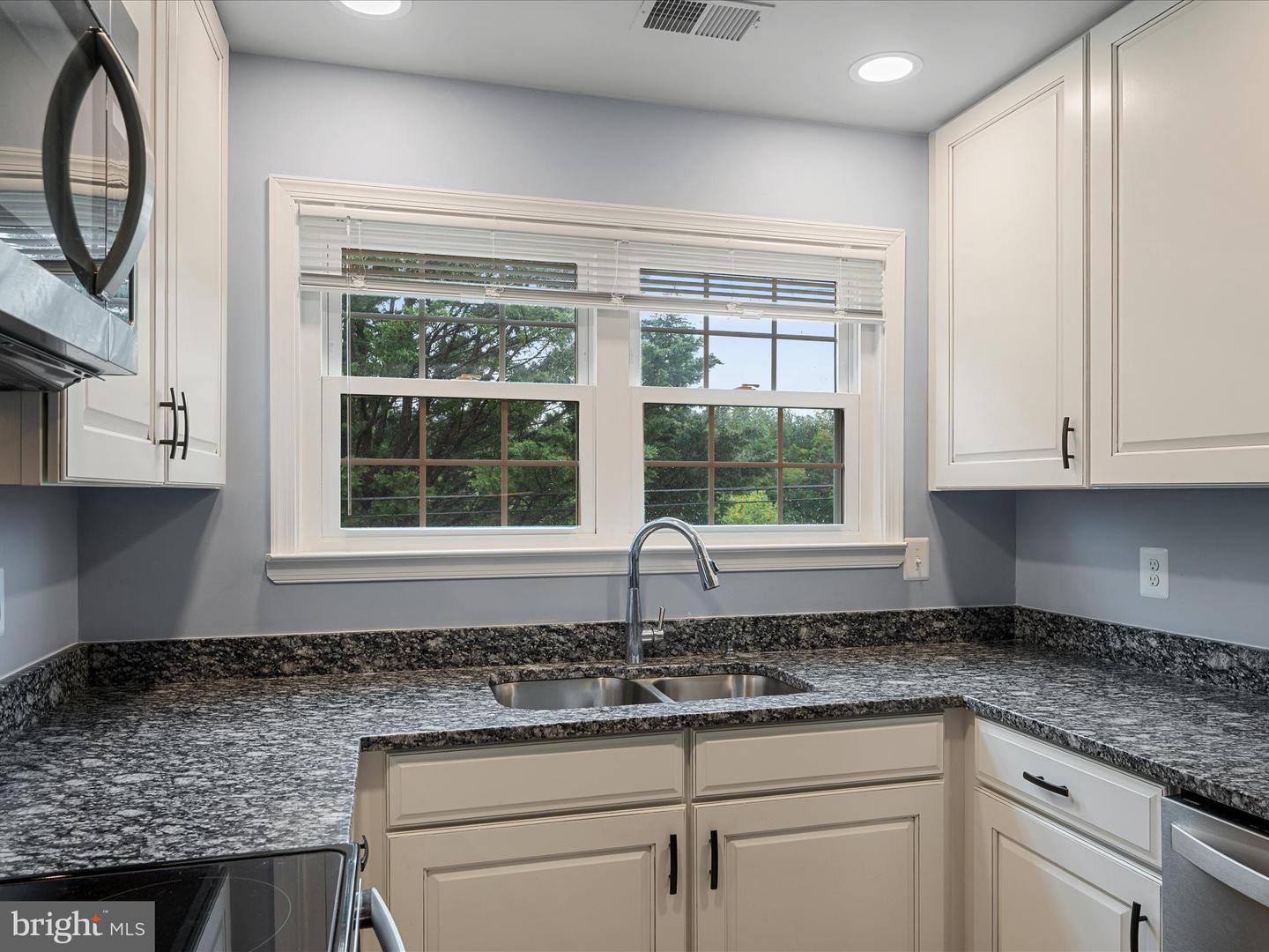 1110 HUNTMASTER TER NE #302, LEESBURG, Virginia 20176, 2 Bedrooms Bedrooms, ,1 BathroomBathrooms,Residential,For sale,1110 HUNTMASTER TER NE #302,VALO2096454 MLS # VALO2096454