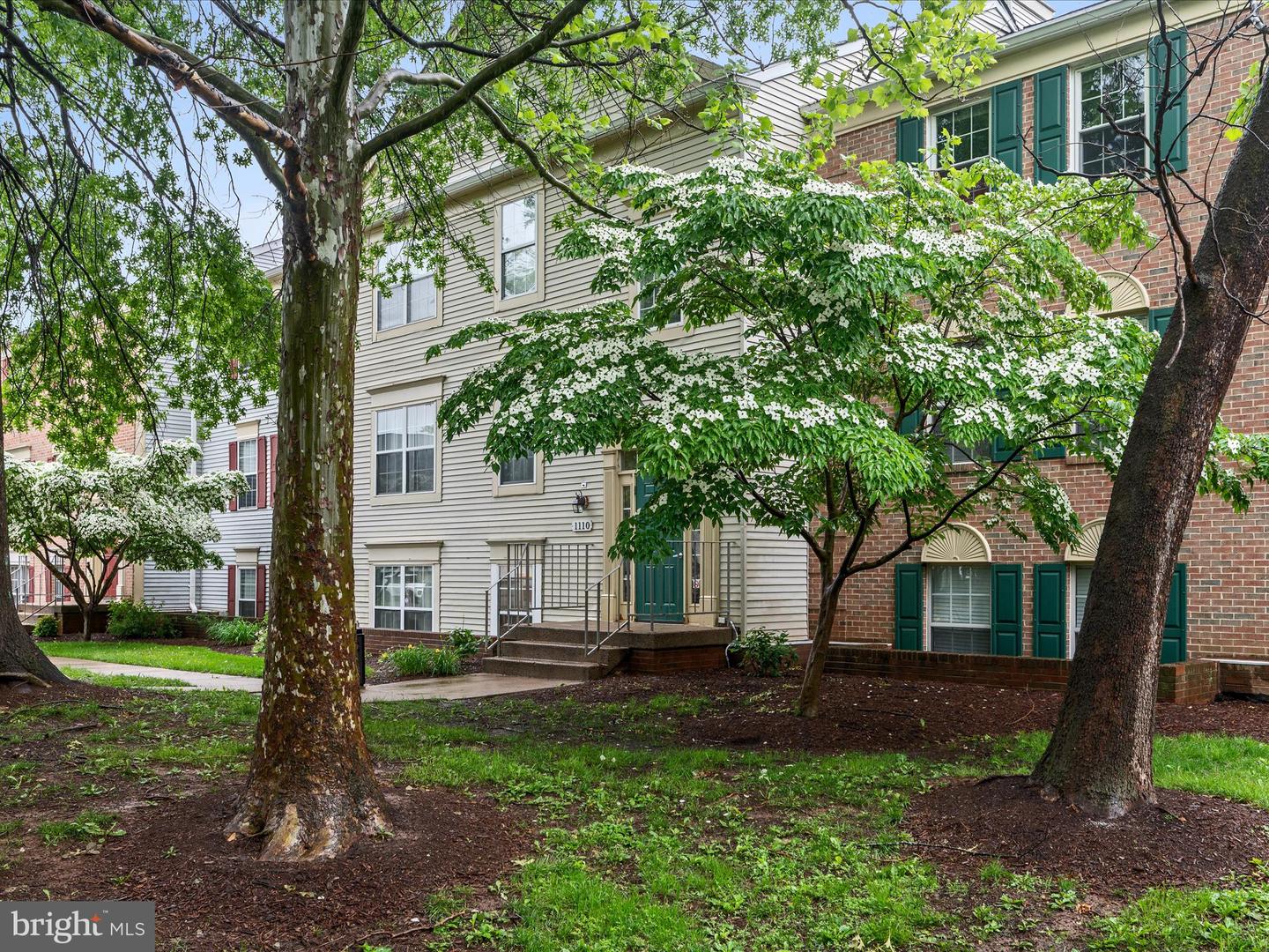 1110 HUNTMASTER TER NE #302, LEESBURG, Virginia 20176, 2 Bedrooms Bedrooms, ,1 BathroomBathrooms,Residential,For sale,1110 HUNTMASTER TER NE #302,VALO2096454 MLS # VALO2096454