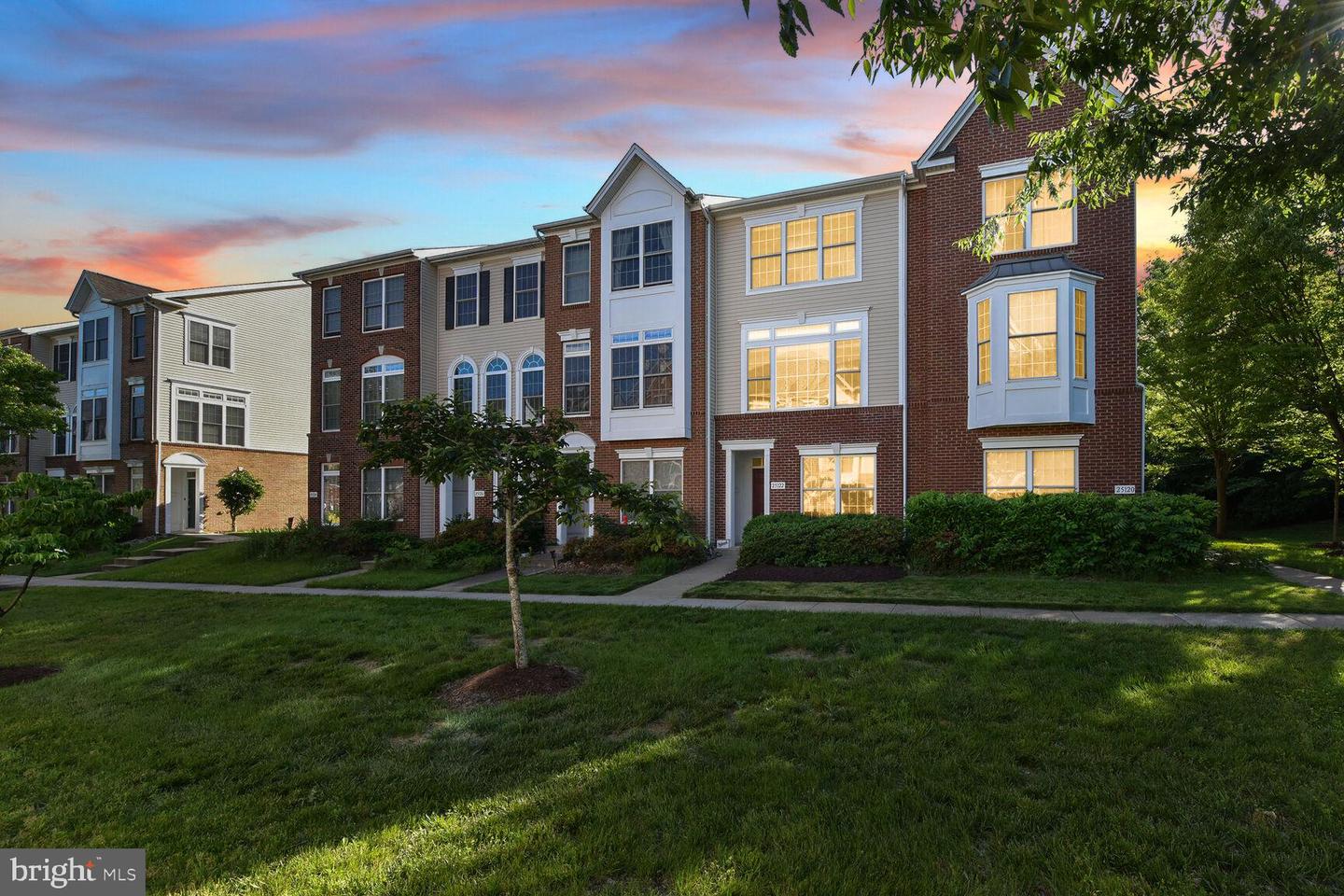 25122 OMAHA TER, CHANTILLY, Virginia 20152, 3 Bedrooms Bedrooms, ,3 BathroomsBathrooms,Residential,For sale,25122 OMAHA TER,VALO2096570 MLS # VALO2096570