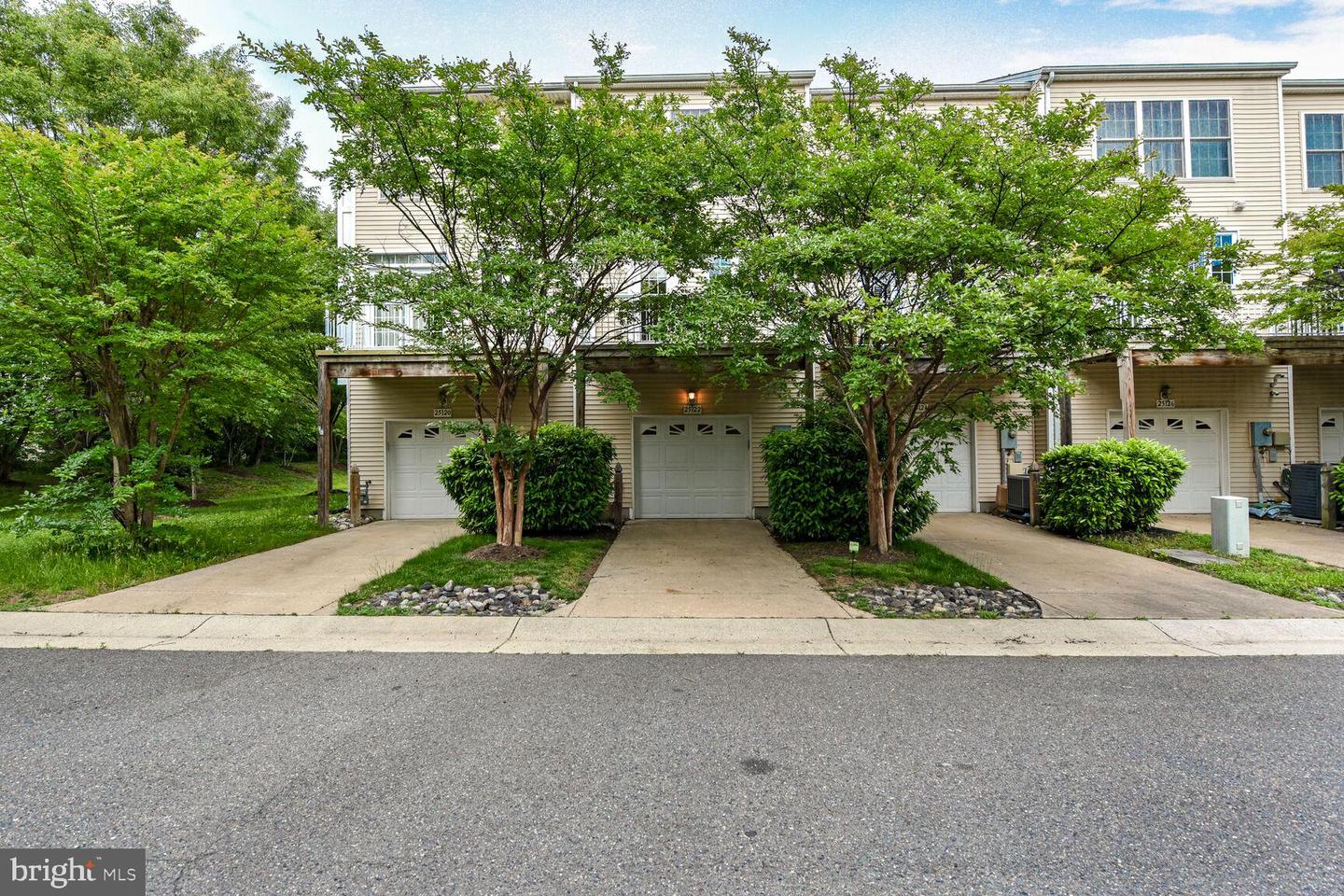 25122 OMAHA TER, CHANTILLY, Virginia 20152, 3 Bedrooms Bedrooms, ,3 BathroomsBathrooms,Residential,For sale,25122 OMAHA TER,VALO2096570 MLS # VALO2096570