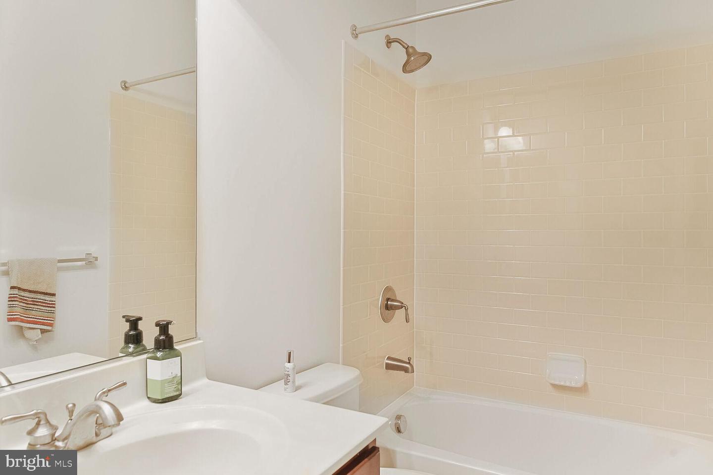 25122 OMAHA TER, CHANTILLY, Virginia 20152, 3 Bedrooms Bedrooms, ,3 BathroomsBathrooms,Residential,For sale,25122 OMAHA TER,VALO2096570 MLS # VALO2096570