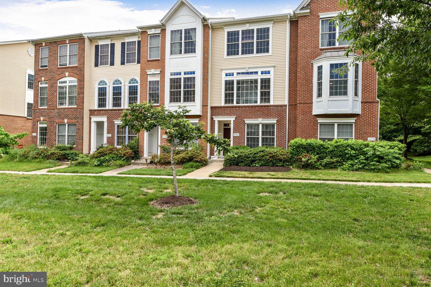 25122 OMAHA TER, CHANTILLY, Virginia 20152, 3 Bedrooms Bedrooms, ,3 BathroomsBathrooms,Residential,For sale,25122 OMAHA TER,VALO2096570 MLS # VALO2096570