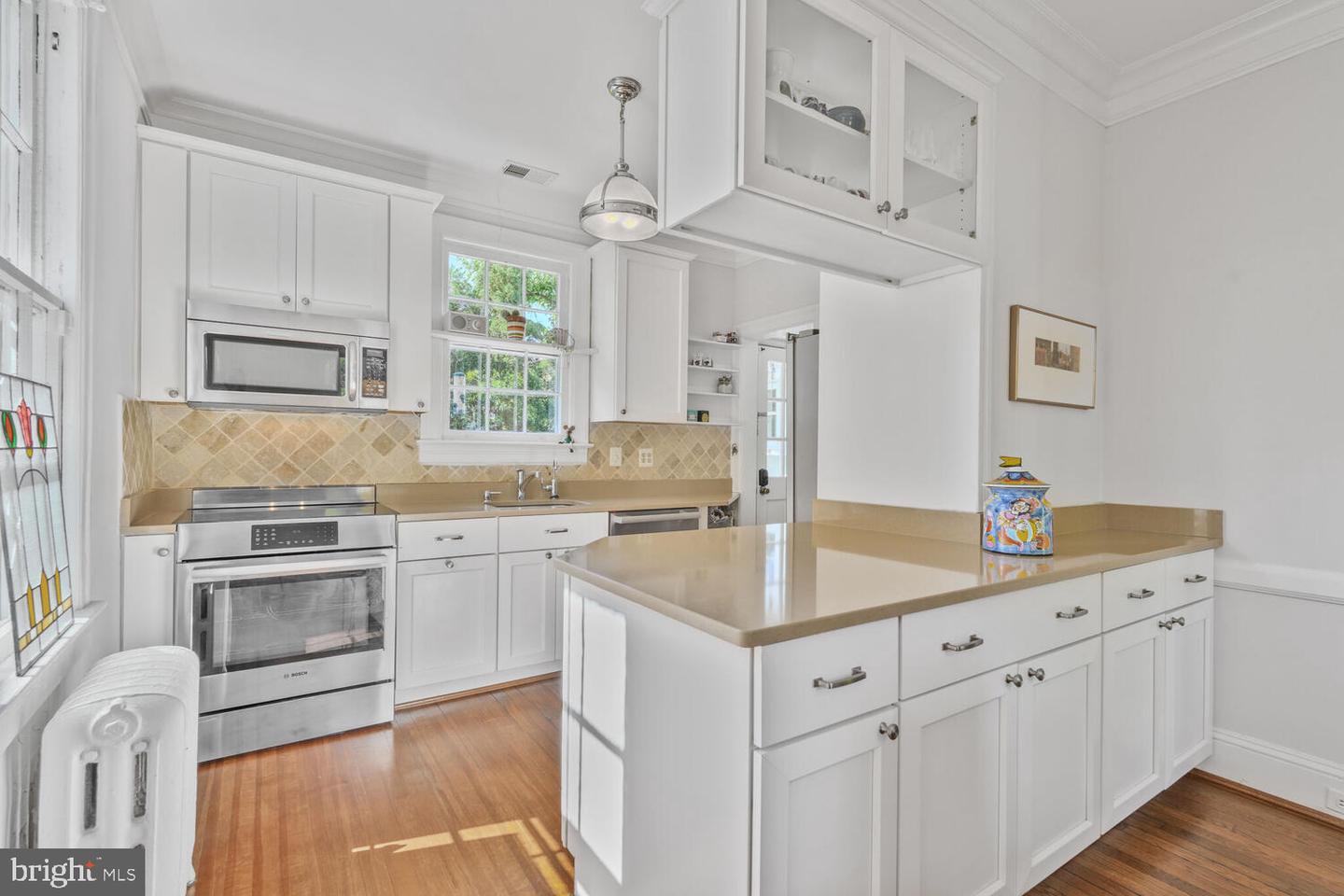 3530 QUEBEC ST NW, WASHINGTON, District Of Columbia 20016, 3 Bedrooms Bedrooms, ,2 BathroomsBathrooms,Residential,For sale,3530 QUEBEC ST NW,DCDC2200934 MLS # DCDC2200934