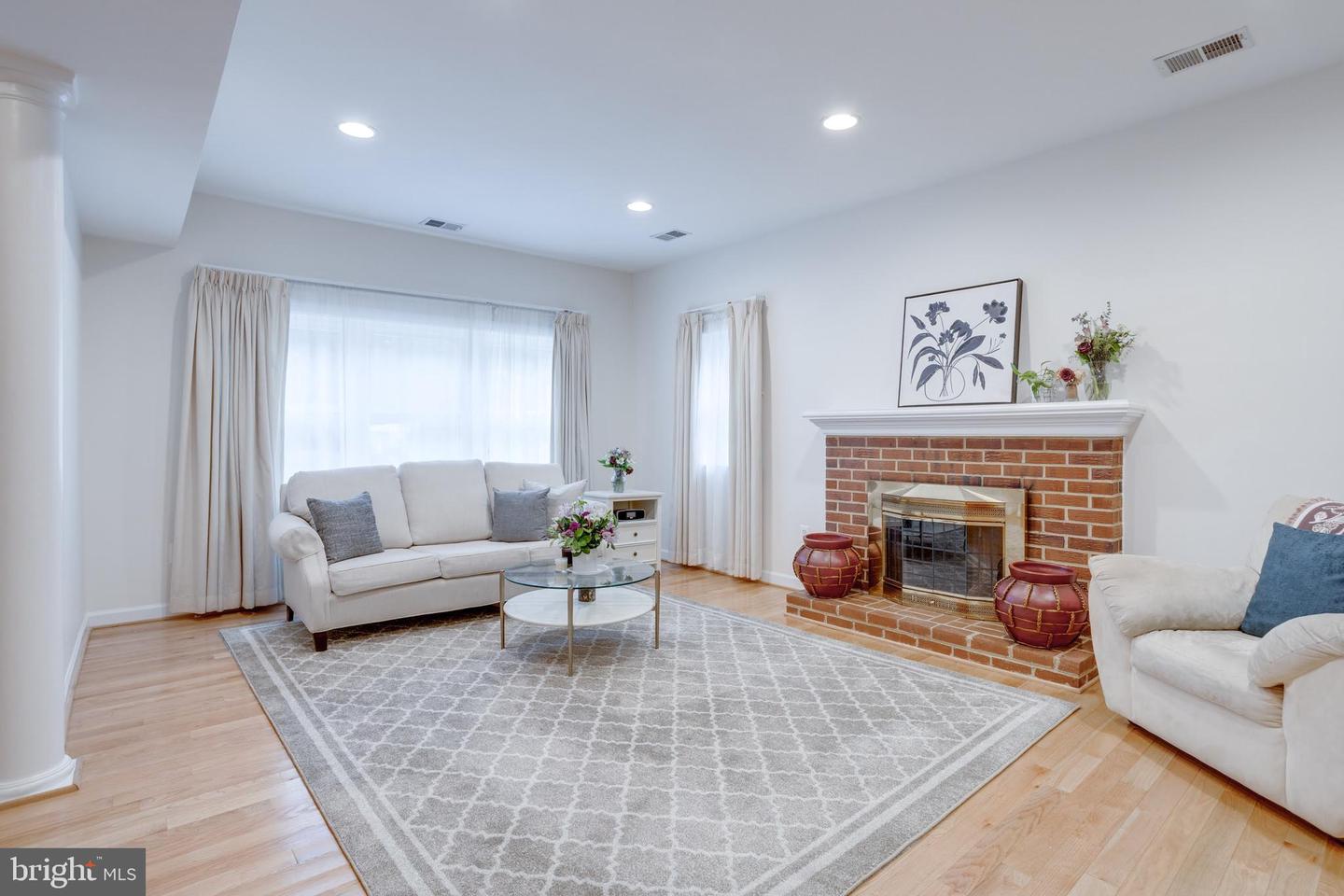 5337 RAVENSWORTH RD, SPRINGFIELD, Virginia 22151, 5 Bedrooms Bedrooms, ,3 BathroomsBathrooms,Residential,For sale,5337 RAVENSWORTH RD,VAFX2241250 MLS # VAFX2241250