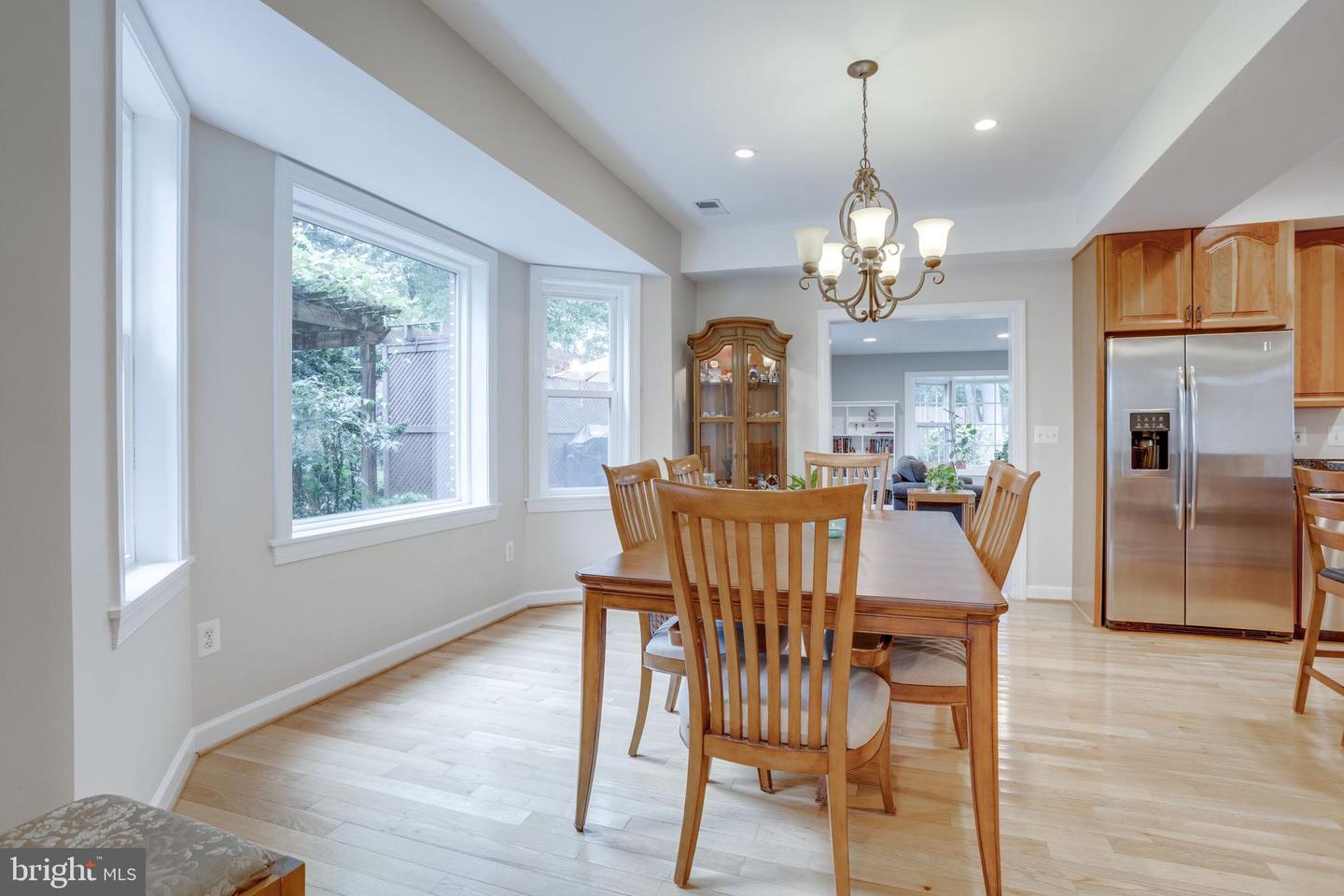 5337 RAVENSWORTH RD, SPRINGFIELD, Virginia 22151, 5 Bedrooms Bedrooms, ,3 BathroomsBathrooms,Residential,For sale,5337 RAVENSWORTH RD,VAFX2241250 MLS # VAFX2241250