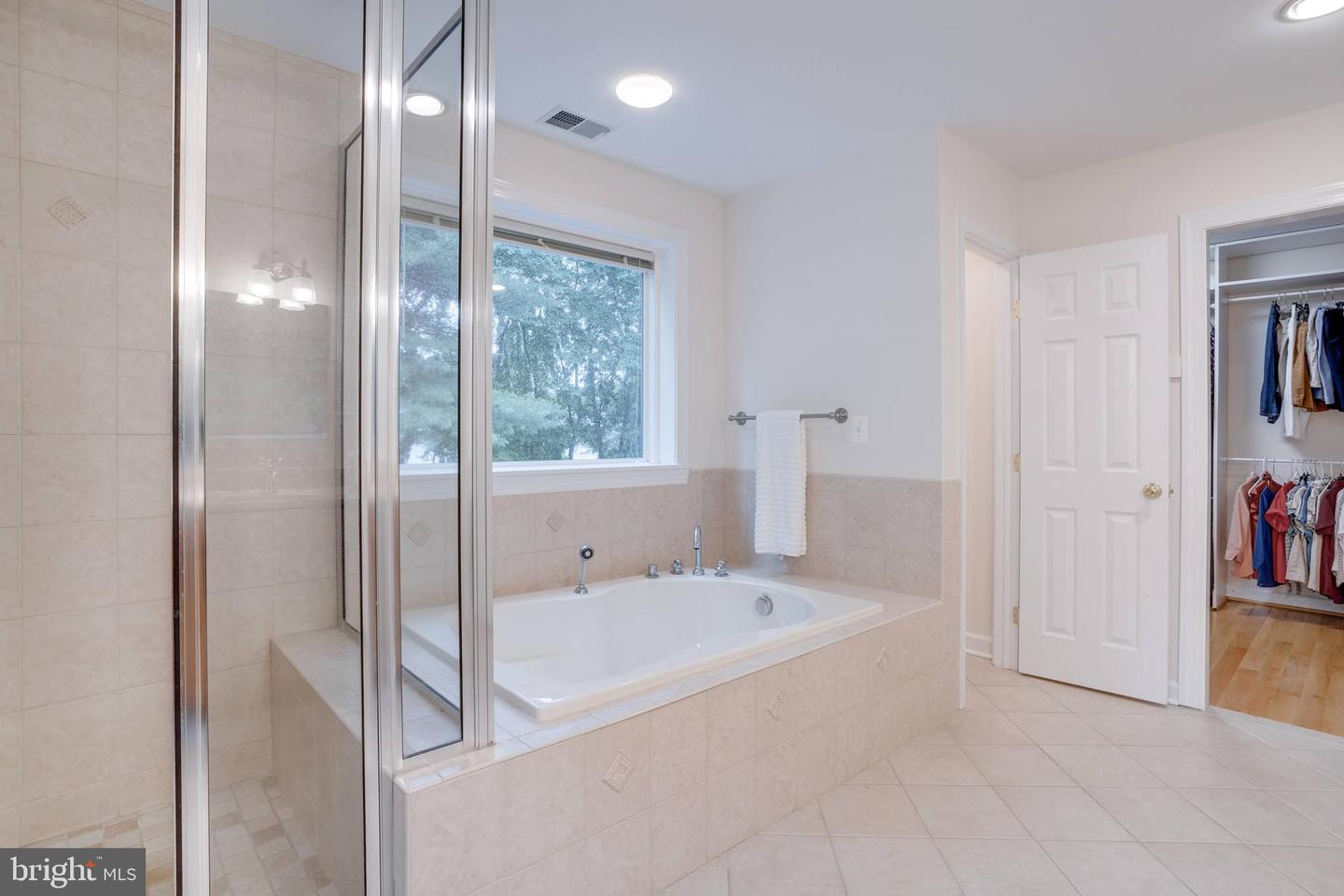 5337 RAVENSWORTH RD, SPRINGFIELD, Virginia 22151, 5 Bedrooms Bedrooms, ,3 BathroomsBathrooms,Residential,For sale,5337 RAVENSWORTH RD,VAFX2241250 MLS # VAFX2241250