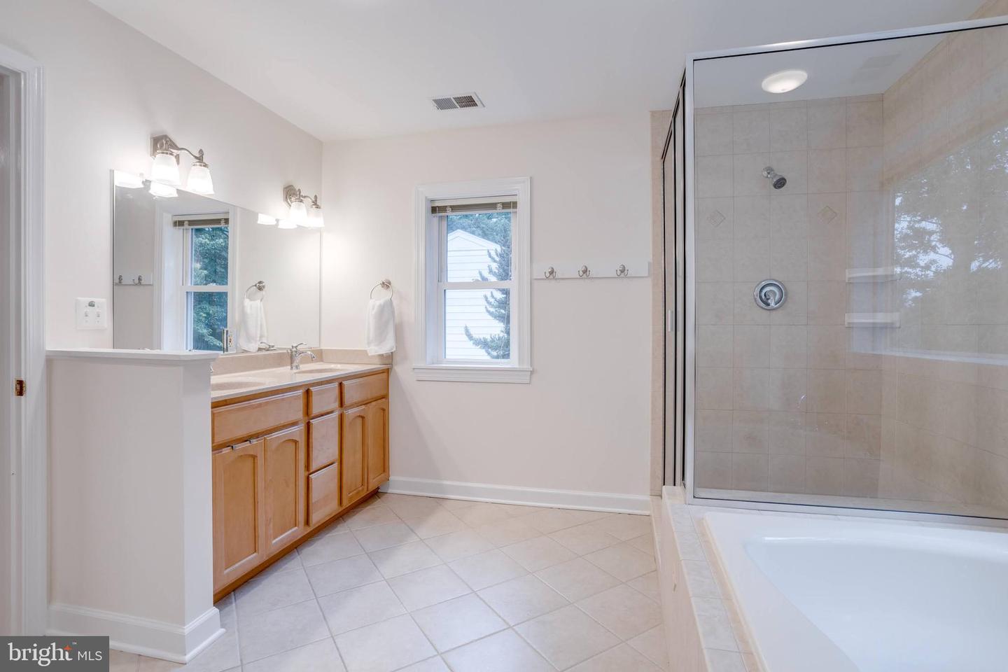 5337 RAVENSWORTH RD, SPRINGFIELD, Virginia 22151, 5 Bedrooms Bedrooms, ,3 BathroomsBathrooms,Residential,For sale,5337 RAVENSWORTH RD,VAFX2241250 MLS # VAFX2241250