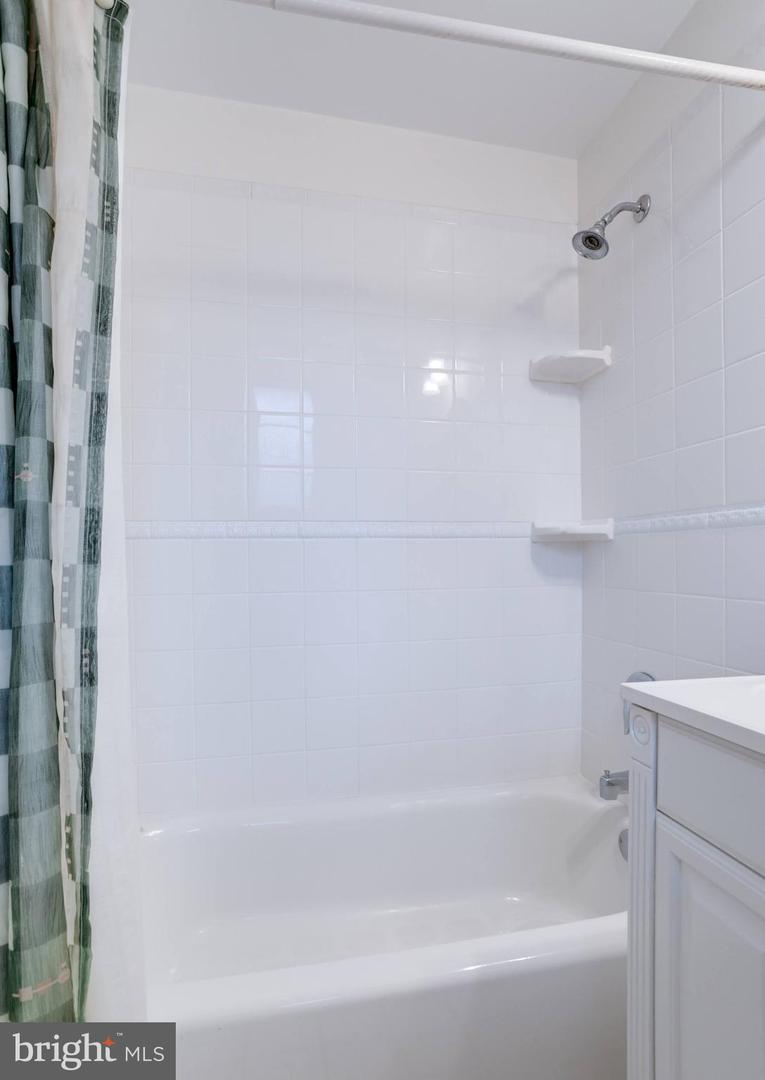 5337 RAVENSWORTH RD, SPRINGFIELD, Virginia 22151, 5 Bedrooms Bedrooms, ,3 BathroomsBathrooms,Residential,For sale,5337 RAVENSWORTH RD,VAFX2241250 MLS # VAFX2241250