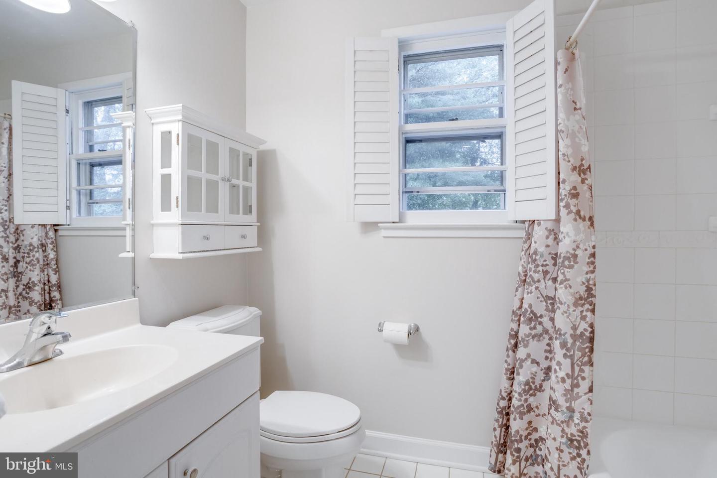 5337 RAVENSWORTH RD, SPRINGFIELD, Virginia 22151, 5 Bedrooms Bedrooms, ,3 BathroomsBathrooms,Residential,For sale,5337 RAVENSWORTH RD,VAFX2241250 MLS # VAFX2241250
