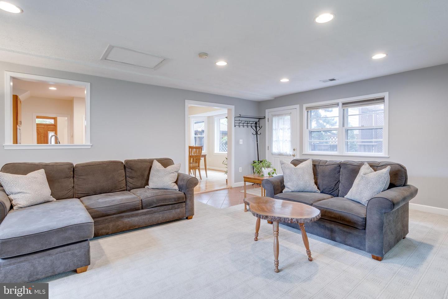 5337 RAVENSWORTH RD, SPRINGFIELD, Virginia 22151, 5 Bedrooms Bedrooms, ,3 BathroomsBathrooms,Residential,For sale,5337 RAVENSWORTH RD,VAFX2241250 MLS # VAFX2241250