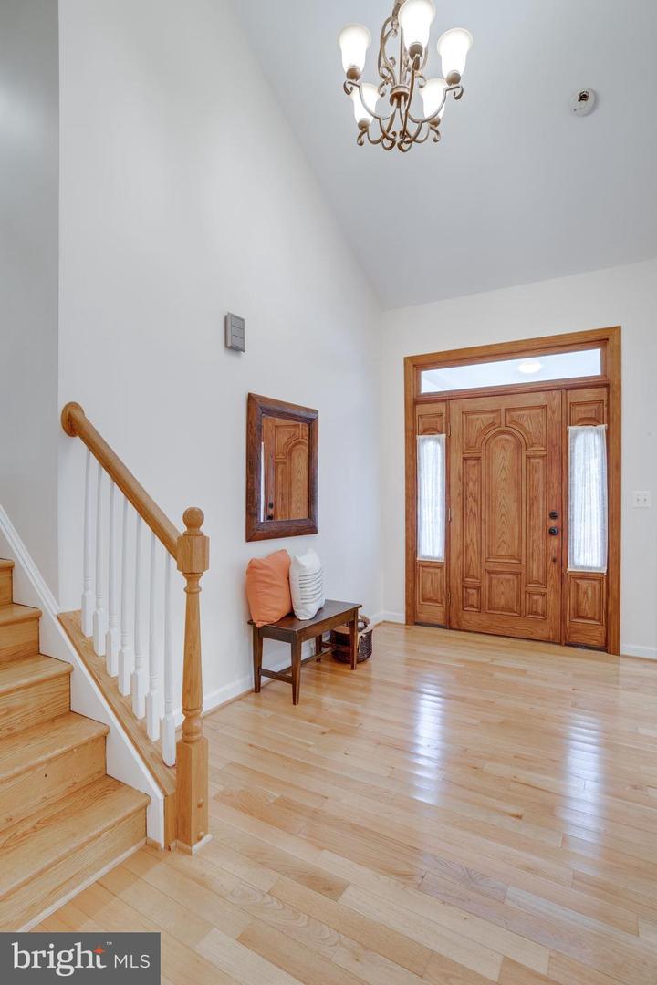 5337 RAVENSWORTH RD, SPRINGFIELD, Virginia 22151, 5 Bedrooms Bedrooms, ,3 BathroomsBathrooms,Residential,For sale,5337 RAVENSWORTH RD,VAFX2241250 MLS # VAFX2241250