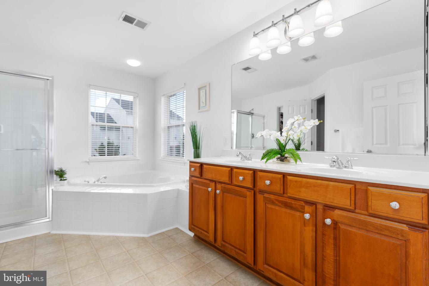 9016 LAUREL OAK LN, FREDERICKSBURG, Virginia 22407, 4 Bedrooms Bedrooms, ,2 BathroomsBathrooms,Residential,For sale,9016 LAUREL OAK LN,VASP2033190 MLS # VASP2033190
