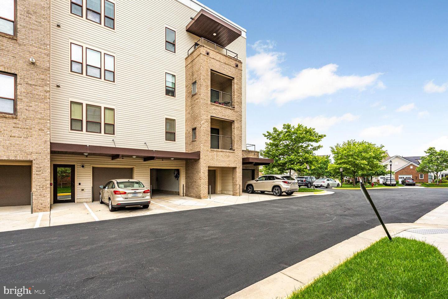 8960 FASCINATION CT #414, LORTON, Virginia 22079, 2 Bedrooms Bedrooms, ,2 BathroomsBathrooms,Residential,For sale,8960 FASCINATION CT #414,VAFX2240900 MLS # VAFX2240900