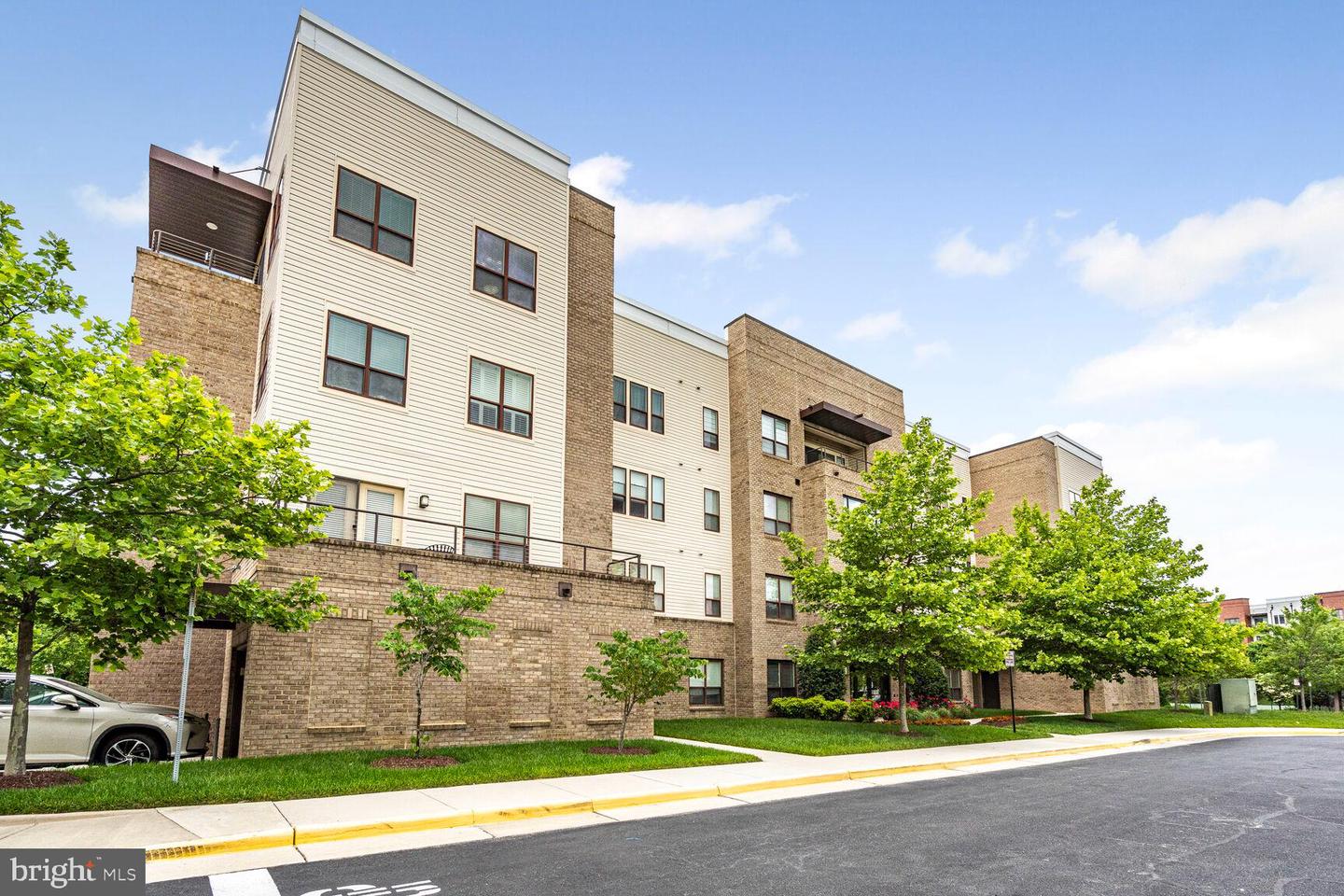 8960 FASCINATION CT #414, LORTON, Virginia 22079, 2 Bedrooms Bedrooms, ,2 BathroomsBathrooms,Residential,For sale,8960 FASCINATION CT #414,VAFX2240900 MLS # VAFX2240900
