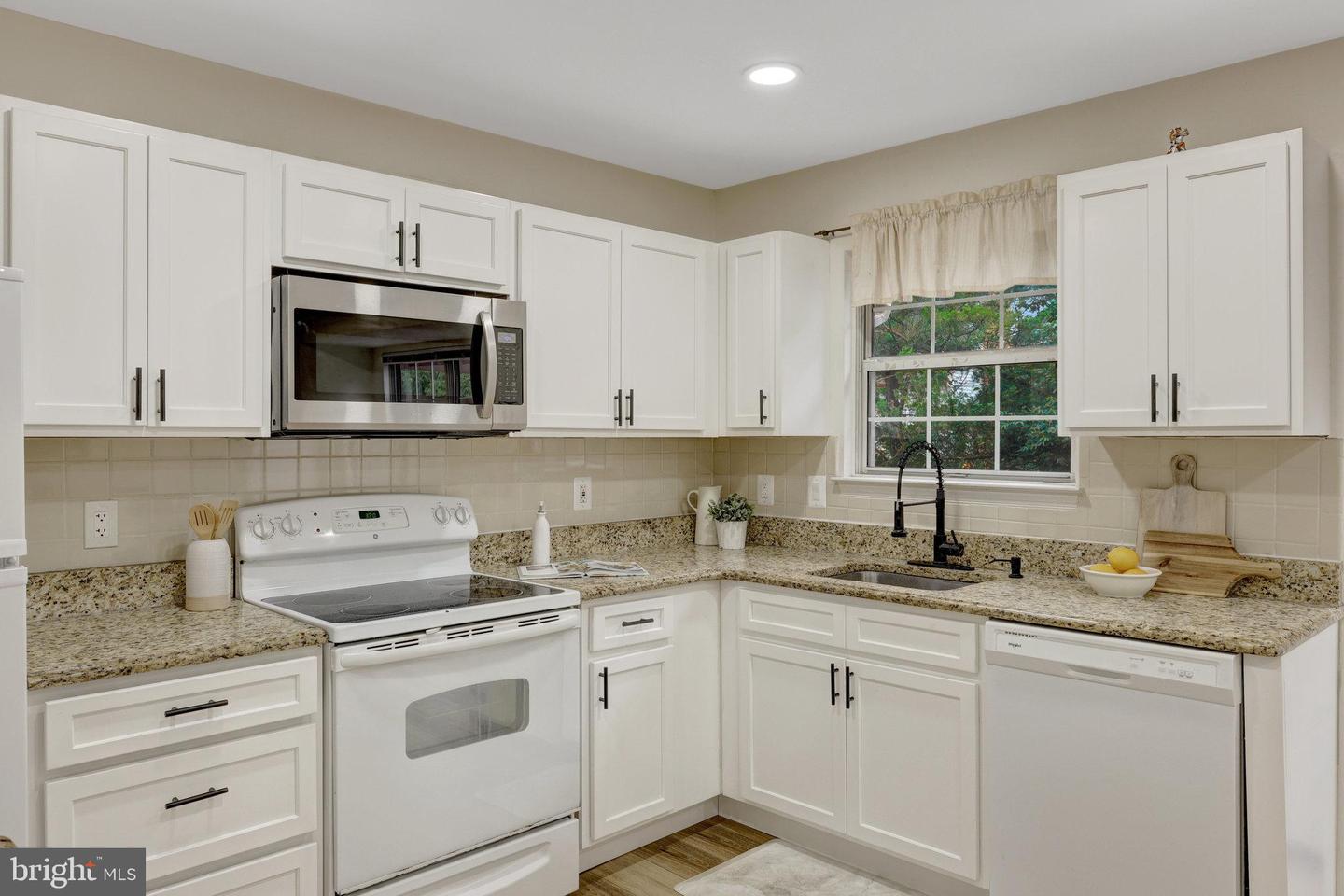 21850 GOLDSTONE TER, STERLING, Virginia 20164, 3 Bedrooms Bedrooms, ,2 BathroomsBathrooms,Residential,For sale,21850 GOLDSTONE TER,VALO2096668 MLS # VALO2096668