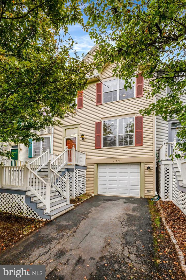 21850 GOLDSTONE TER, STERLING, Virginia 20164, 3 Bedrooms Bedrooms, ,2 BathroomsBathrooms,Residential,For sale,21850 GOLDSTONE TER,VALO2096668 MLS # VALO2096668
