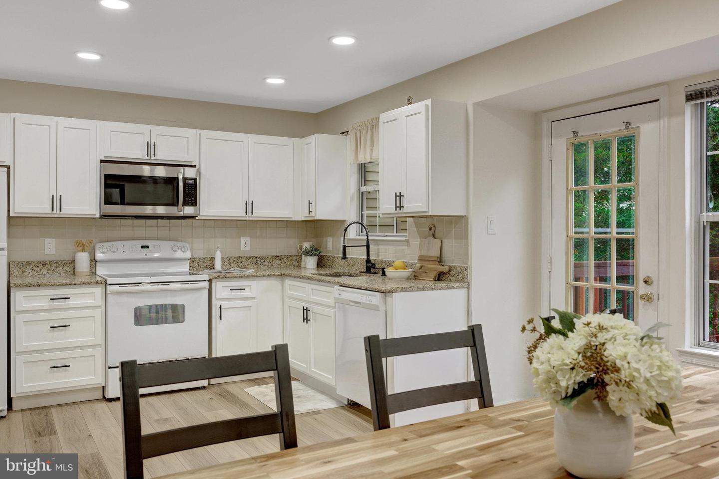 21850 GOLDSTONE TER, STERLING, Virginia 20164, 3 Bedrooms Bedrooms, ,2 BathroomsBathrooms,Residential,For sale,21850 GOLDSTONE TER,VALO2096668 MLS # VALO2096668