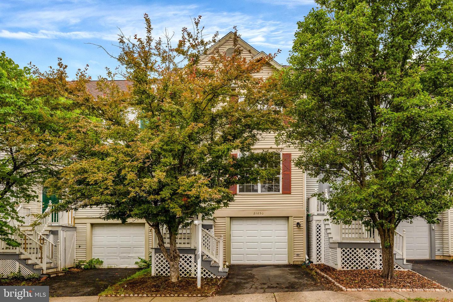 21850 GOLDSTONE TER, STERLING, Virginia 20164, 3 Bedrooms Bedrooms, ,2 BathroomsBathrooms,Residential,For sale,21850 GOLDSTONE TER,VALO2096668 MLS # VALO2096668