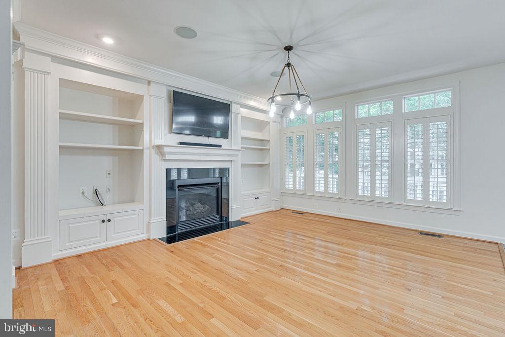 47639 PAULSEN SQ, STERLING, Virginia 20165, 4 Bedrooms Bedrooms, ,4 BathroomsBathrooms,Residential,For sale,47639 PAULSEN SQ,VALO2096688 MLS # VALO2096688