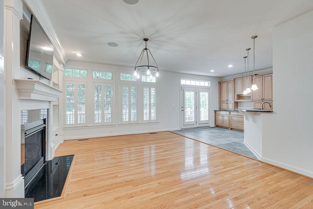 47639 PAULSEN SQ, STERLING, Virginia 20165, 4 Bedrooms Bedrooms, ,4 BathroomsBathrooms,Residential,For sale,47639 PAULSEN SQ,VALO2096688 MLS # VALO2096688