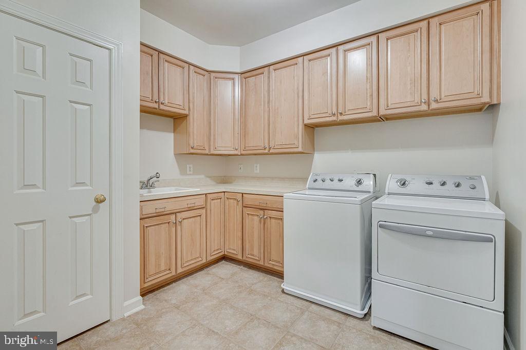 47639 PAULSEN SQ, STERLING, Virginia 20165, 4 Bedrooms Bedrooms, ,4 BathroomsBathrooms,Residential,For sale,47639 PAULSEN SQ,VALO2096688 MLS # VALO2096688