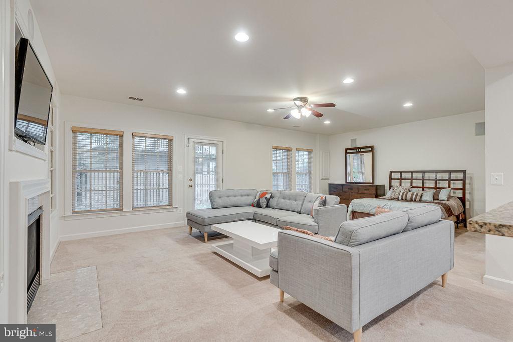 47639 PAULSEN SQ, STERLING, Virginia 20165, 4 Bedrooms Bedrooms, ,4 BathroomsBathrooms,Residential,For sale,47639 PAULSEN SQ,VALO2096688 MLS # VALO2096688