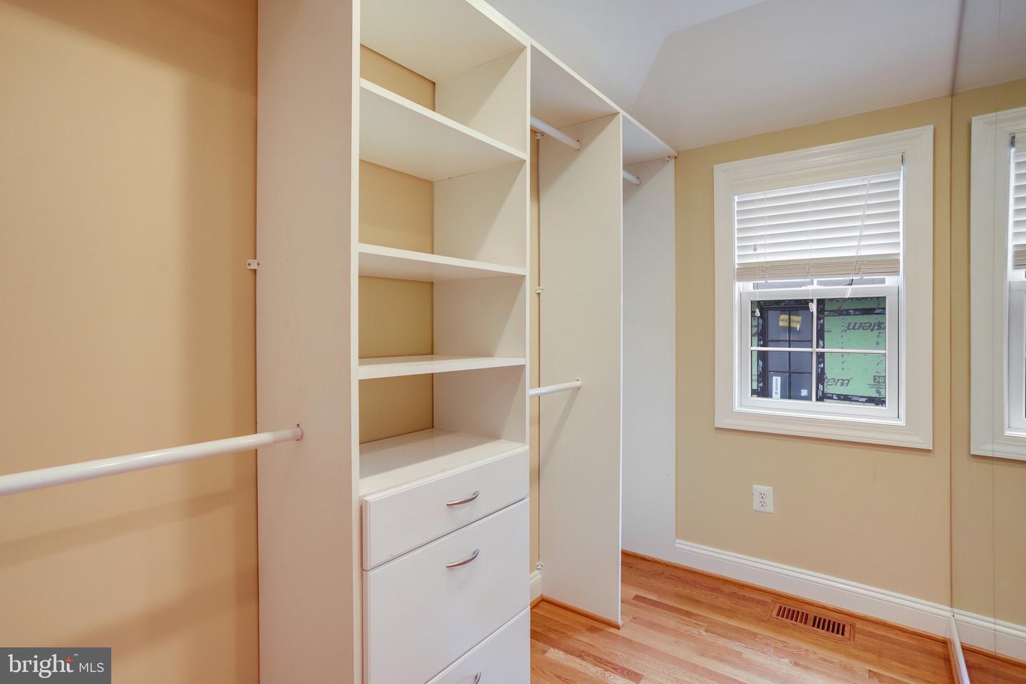 2739 CHESAPEAKE ST NW, WASHINGTON, District Of Columbia 20008, 5 Bedrooms Bedrooms, ,5 BathroomsBathrooms,Residential,For sale,2739 CHESAPEAKE ST NW,DCDC2201144 MLS # DCDC2201144