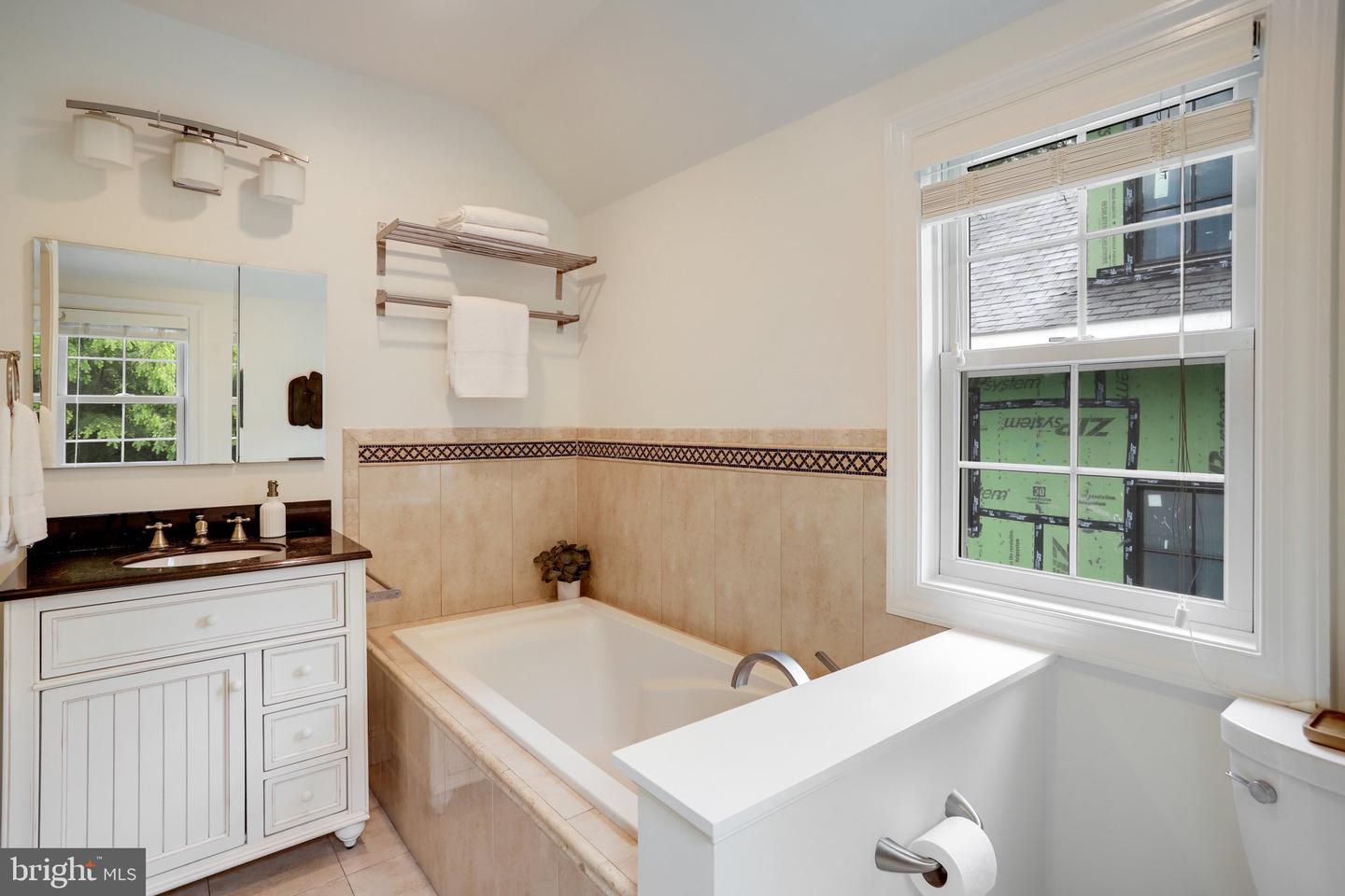 2739 CHESAPEAKE ST NW, WASHINGTON, District Of Columbia 20008, 5 Bedrooms Bedrooms, ,5 BathroomsBathrooms,Residential,For sale,2739 CHESAPEAKE ST NW,DCDC2201144 MLS # DCDC2201144