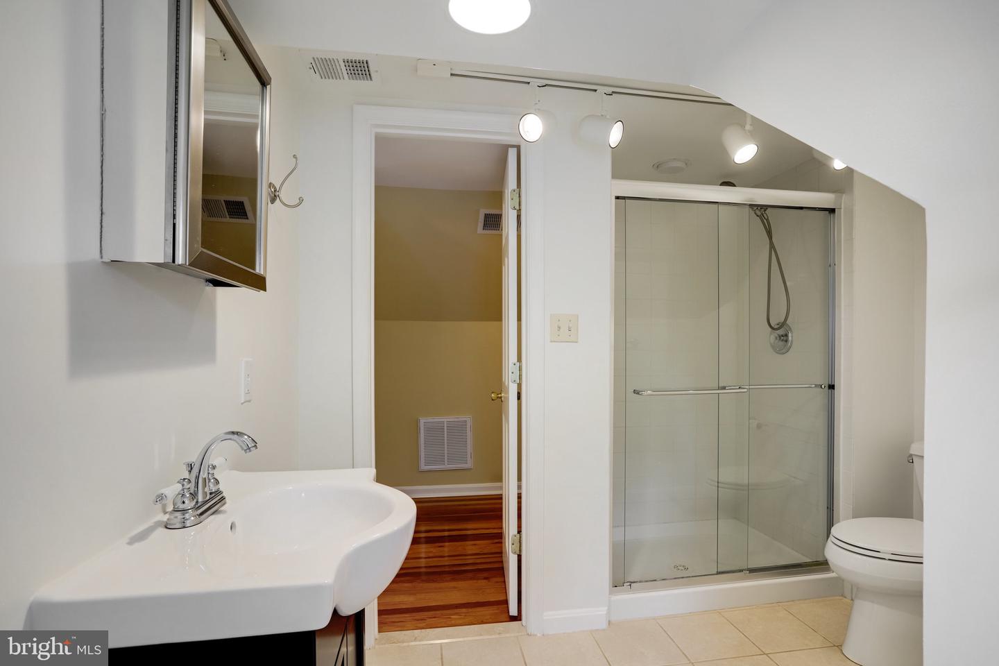 2739 CHESAPEAKE ST NW, WASHINGTON, District Of Columbia 20008, 5 Bedrooms Bedrooms, ,5 BathroomsBathrooms,Residential,For sale,2739 CHESAPEAKE ST NW,DCDC2201144 MLS # DCDC2201144