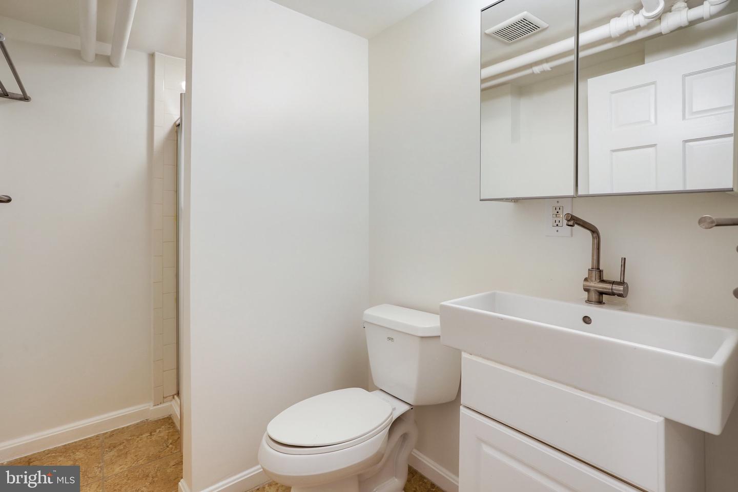 2739 CHESAPEAKE ST NW, WASHINGTON, District Of Columbia 20008, 5 Bedrooms Bedrooms, ,5 BathroomsBathrooms,Residential,For sale,2739 CHESAPEAKE ST NW,DCDC2201144 MLS # DCDC2201144