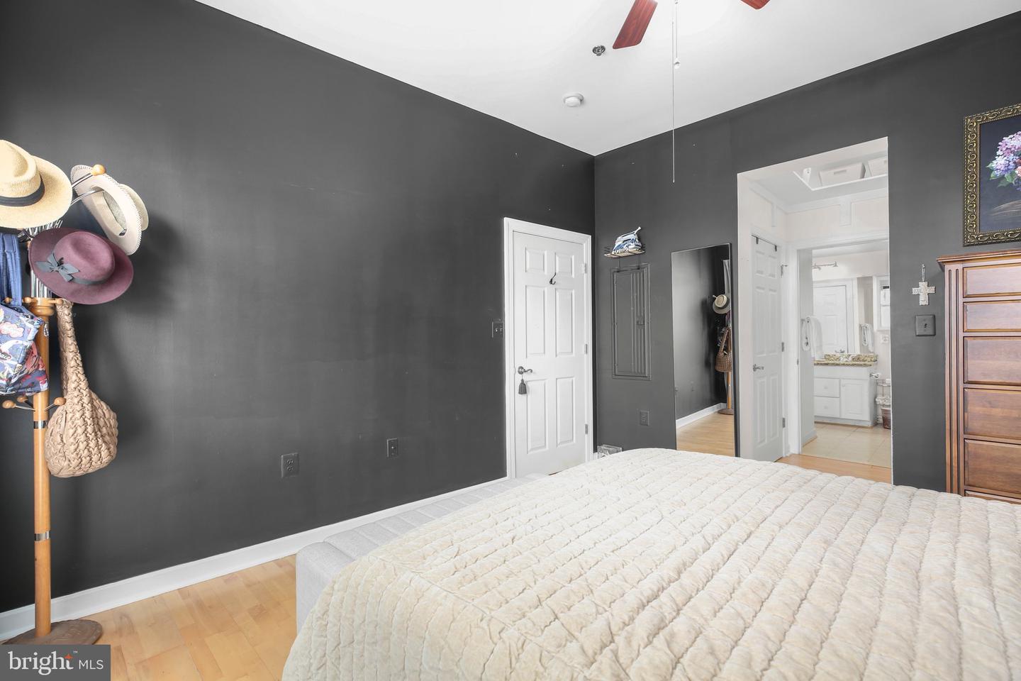 810 BELMONT BAY DR #303, WOODBRIDGE, Virginia 22191, 1 Bedroom Bedrooms, ,1 BathroomBathrooms,Residential,For sale,810 BELMONT BAY DR #303,VAPW2094960 MLS # VAPW2094960