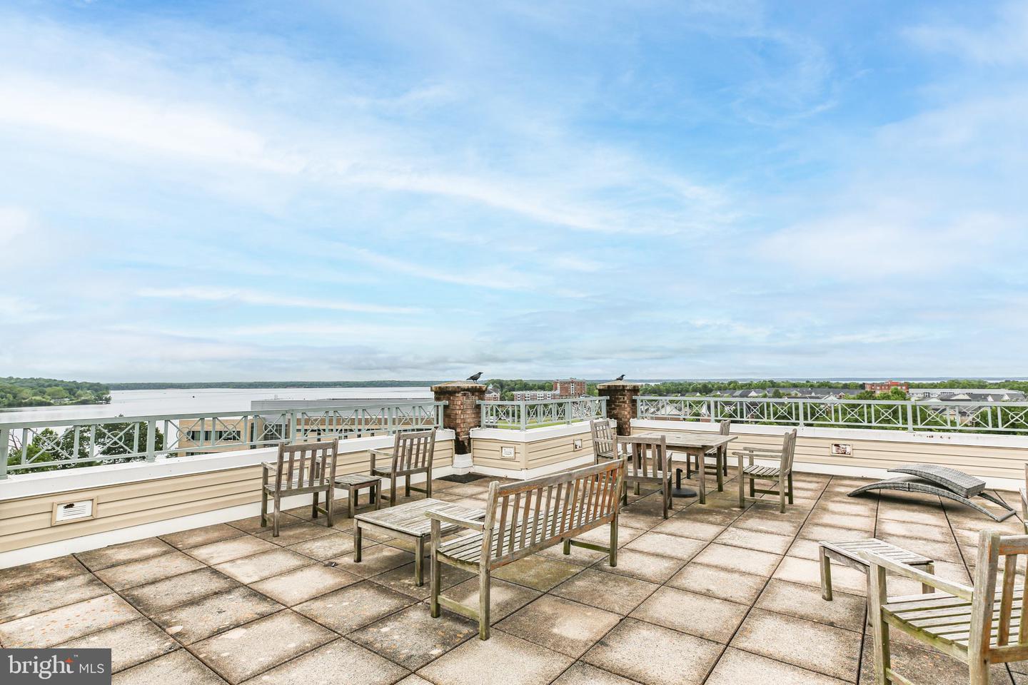810 BELMONT BAY DR #303, WOODBRIDGE, Virginia 22191, 1 Bedroom Bedrooms, ,1 BathroomBathrooms,Residential,For sale,810 BELMONT BAY DR #303,VAPW2094960 MLS # VAPW2094960