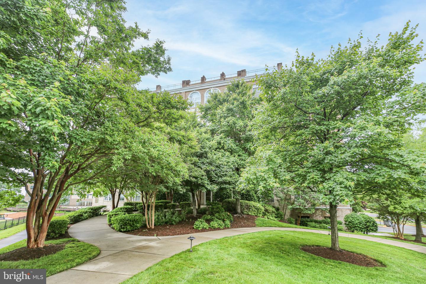 810 BELMONT BAY DR #303, WOODBRIDGE, Virginia 22191, 1 Bedroom Bedrooms, ,1 BathroomBathrooms,Residential,For sale,810 BELMONT BAY DR #303,VAPW2094960 MLS # VAPW2094960