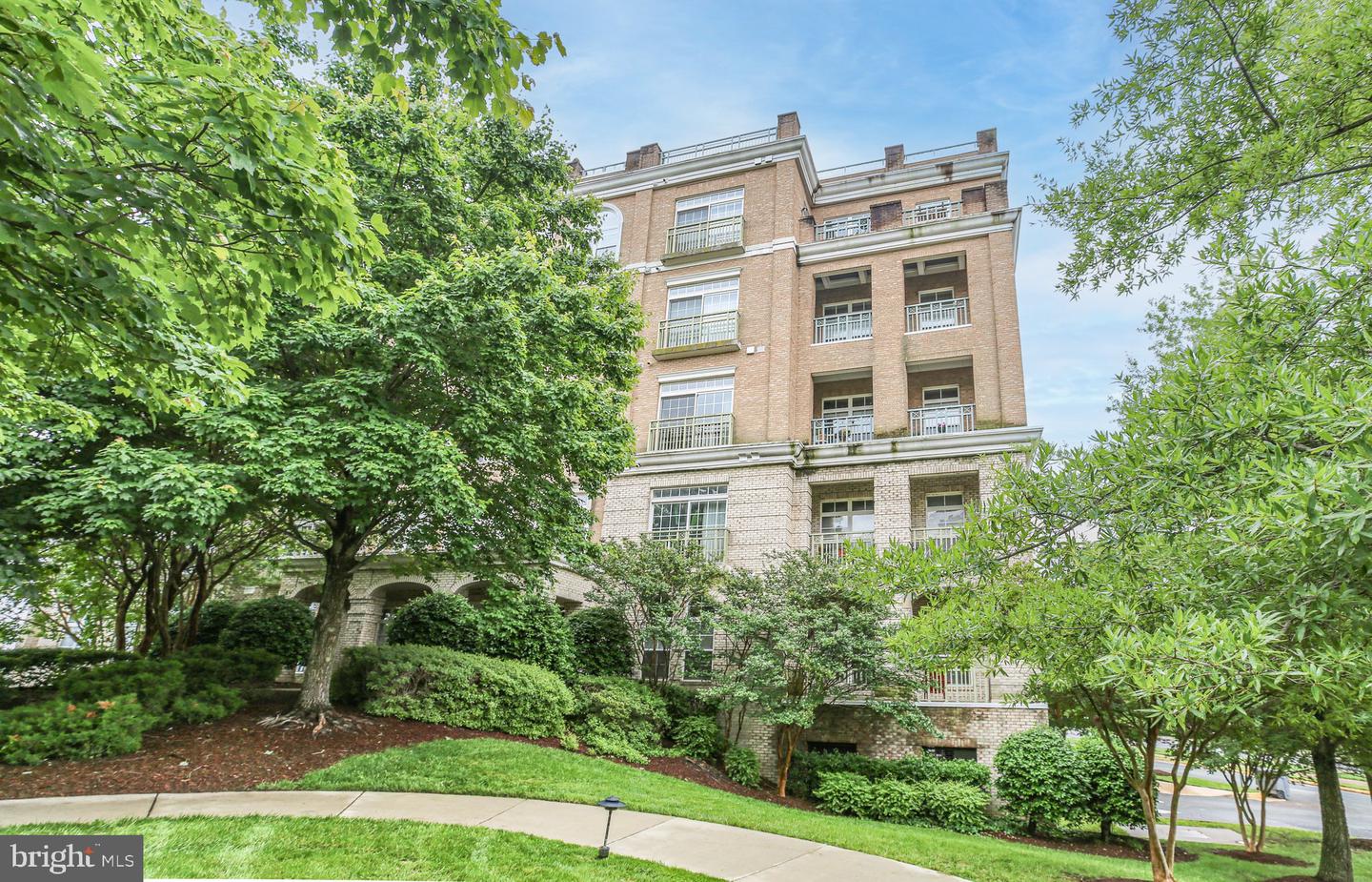 810 BELMONT BAY DR #303, WOODBRIDGE, Virginia 22191, 1 Bedroom Bedrooms, ,1 BathroomBathrooms,Residential,For sale,810 BELMONT BAY DR #303,VAPW2094960 MLS # VAPW2094960
