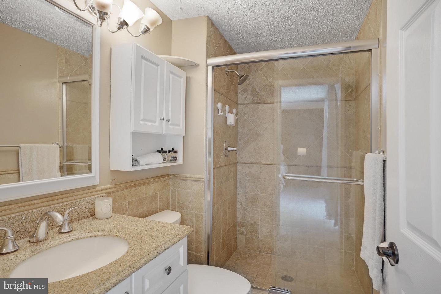 11921 APPLING VALLEY RD, FAIRFAX, Virginia 22030, 4 Bedrooms Bedrooms, ,2 BathroomsBathrooms,Residential,For sale,11921 APPLING VALLEY RD,VAFX2241772 MLS # VAFX2241772