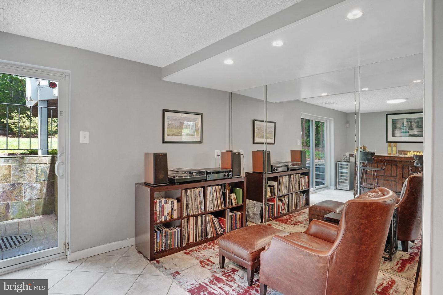 11921 APPLING VALLEY RD, FAIRFAX, Virginia 22030, 4 Bedrooms Bedrooms, ,2 BathroomsBathrooms,Residential,For sale,11921 APPLING VALLEY RD,VAFX2241772 MLS # VAFX2241772