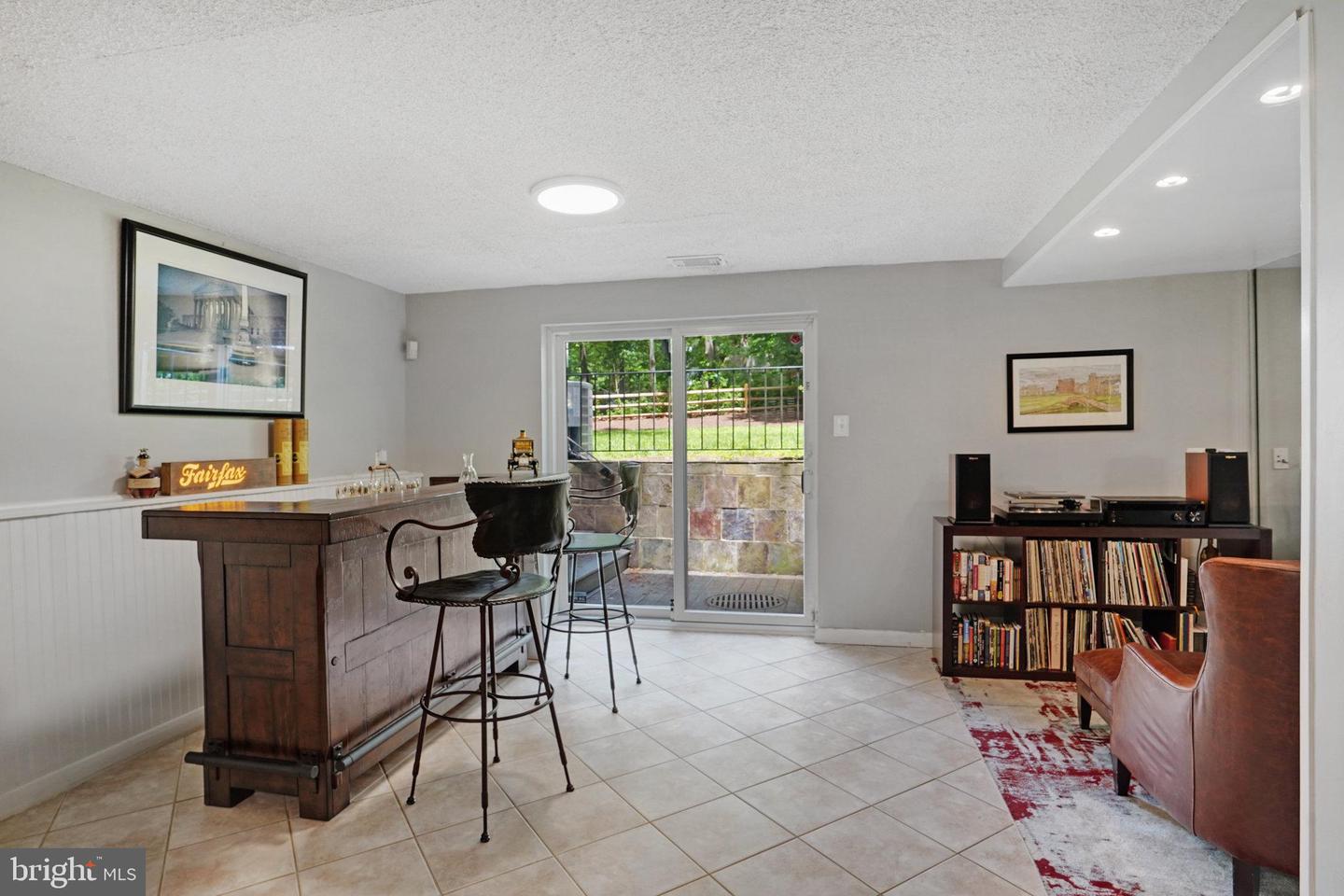 11921 APPLING VALLEY RD, FAIRFAX, Virginia 22030, 4 Bedrooms Bedrooms, ,2 BathroomsBathrooms,Residential,For sale,11921 APPLING VALLEY RD,VAFX2241772 MLS # VAFX2241772