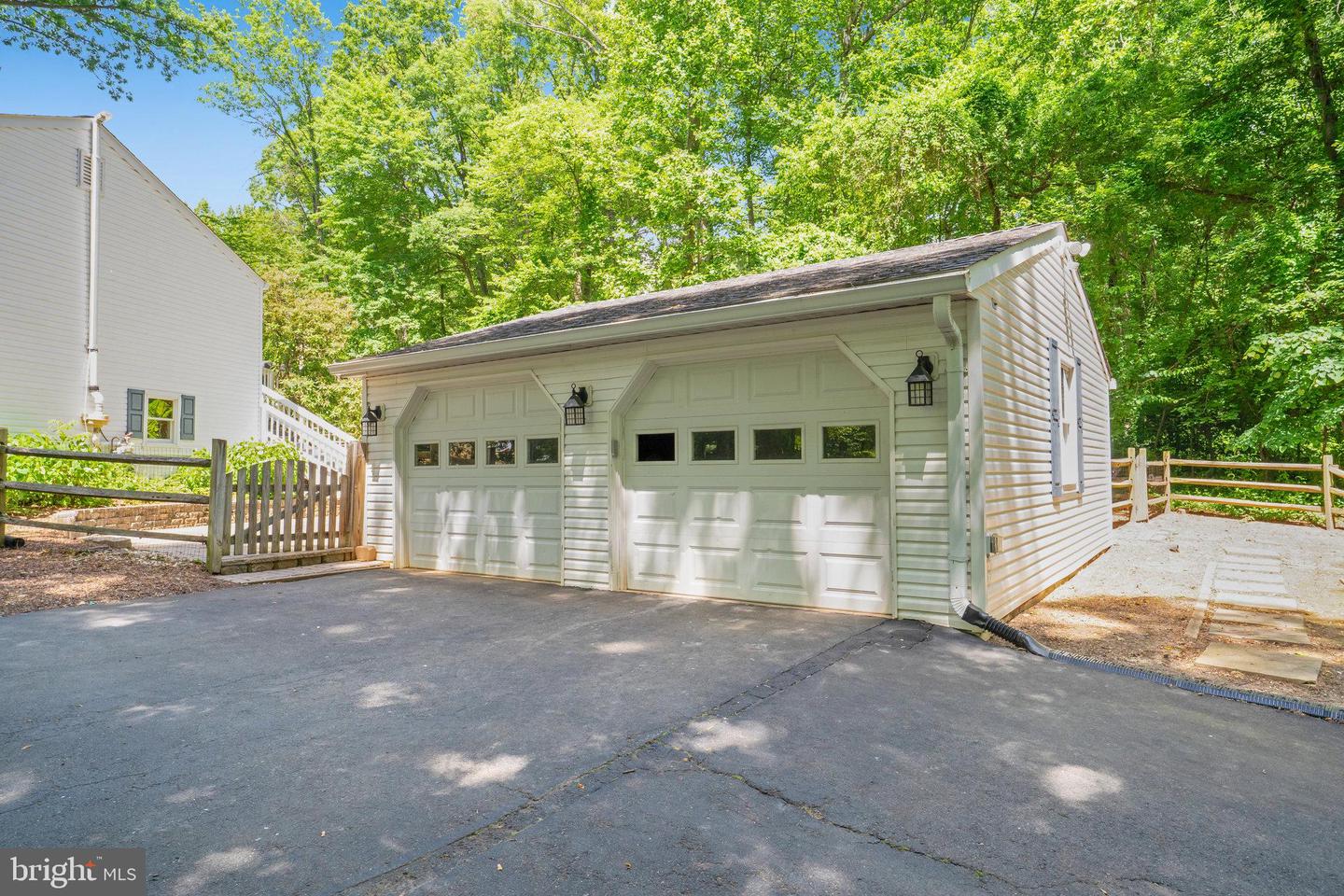 11921 APPLING VALLEY RD, FAIRFAX, Virginia 22030, 4 Bedrooms Bedrooms, ,2 BathroomsBathrooms,Residential,For sale,11921 APPLING VALLEY RD,VAFX2241772 MLS # VAFX2241772