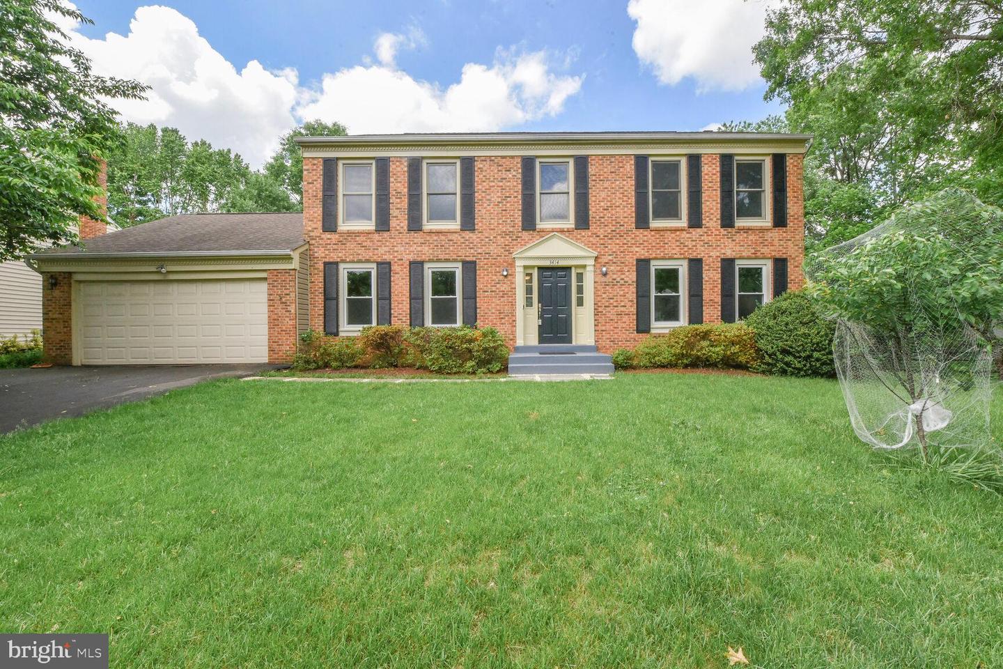 3414 HIDDEN MEADOW DR, FAIRFAX, Virginia 22033, 5 Bedrooms Bedrooms, ,4 BathroomsBathrooms,Residential,For sale,3414 HIDDEN MEADOW DR,VAFX2241774 MLS # VAFX2241774